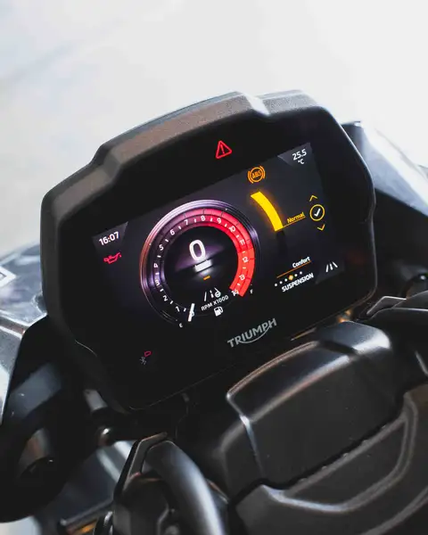 Triumph Speed Triple 1200 RS - foto 7