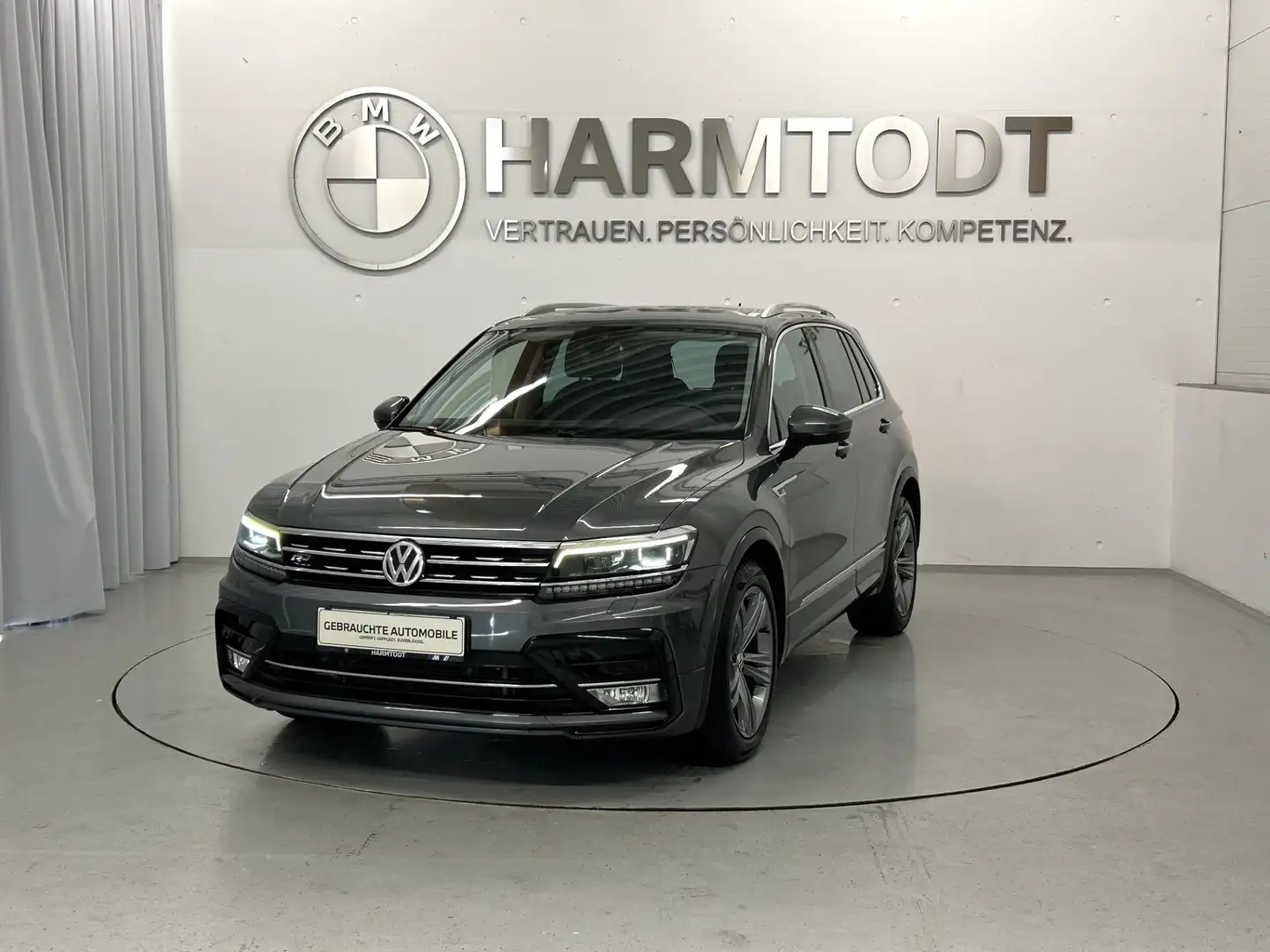Volkswagen Tiguan 2,0 TDI 4Motion *R-Line Sportpaket* Grau - 2