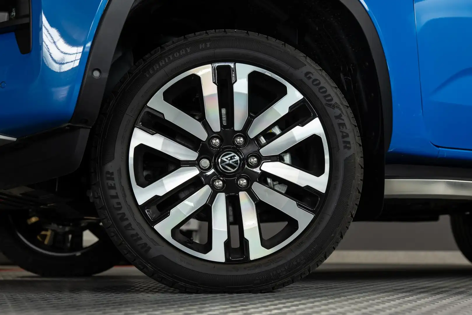 Volkswagen Amarok 3.0 V6 TDI Aventura 4M H&K STHZ *Hardtop* Azul - 2