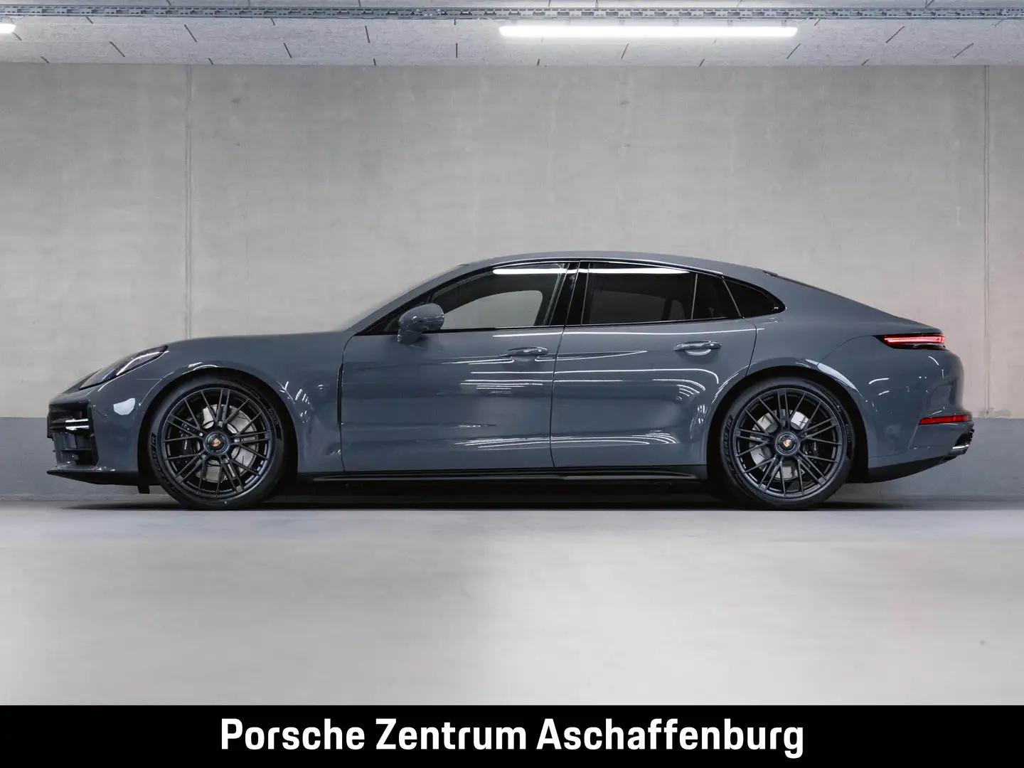 Porsche Panamera GTS HD Matrix InnoDrive Pano Standh. Šedá - 2