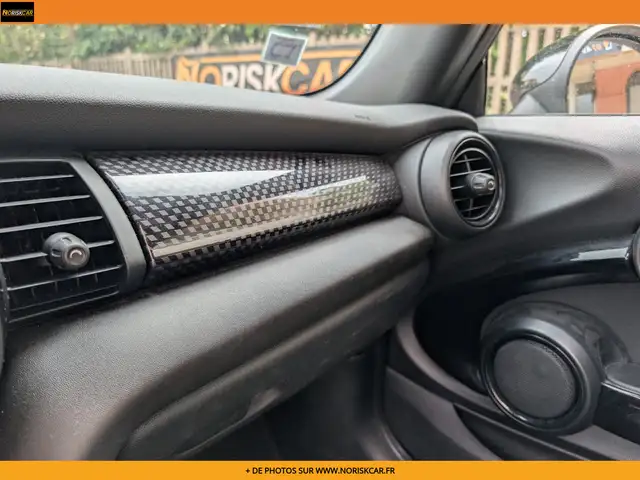 Mini Hatch view 18