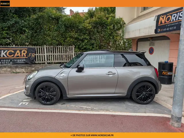 Mini Hatch view 3