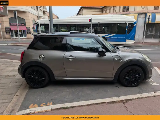 Mini Hatch view 4