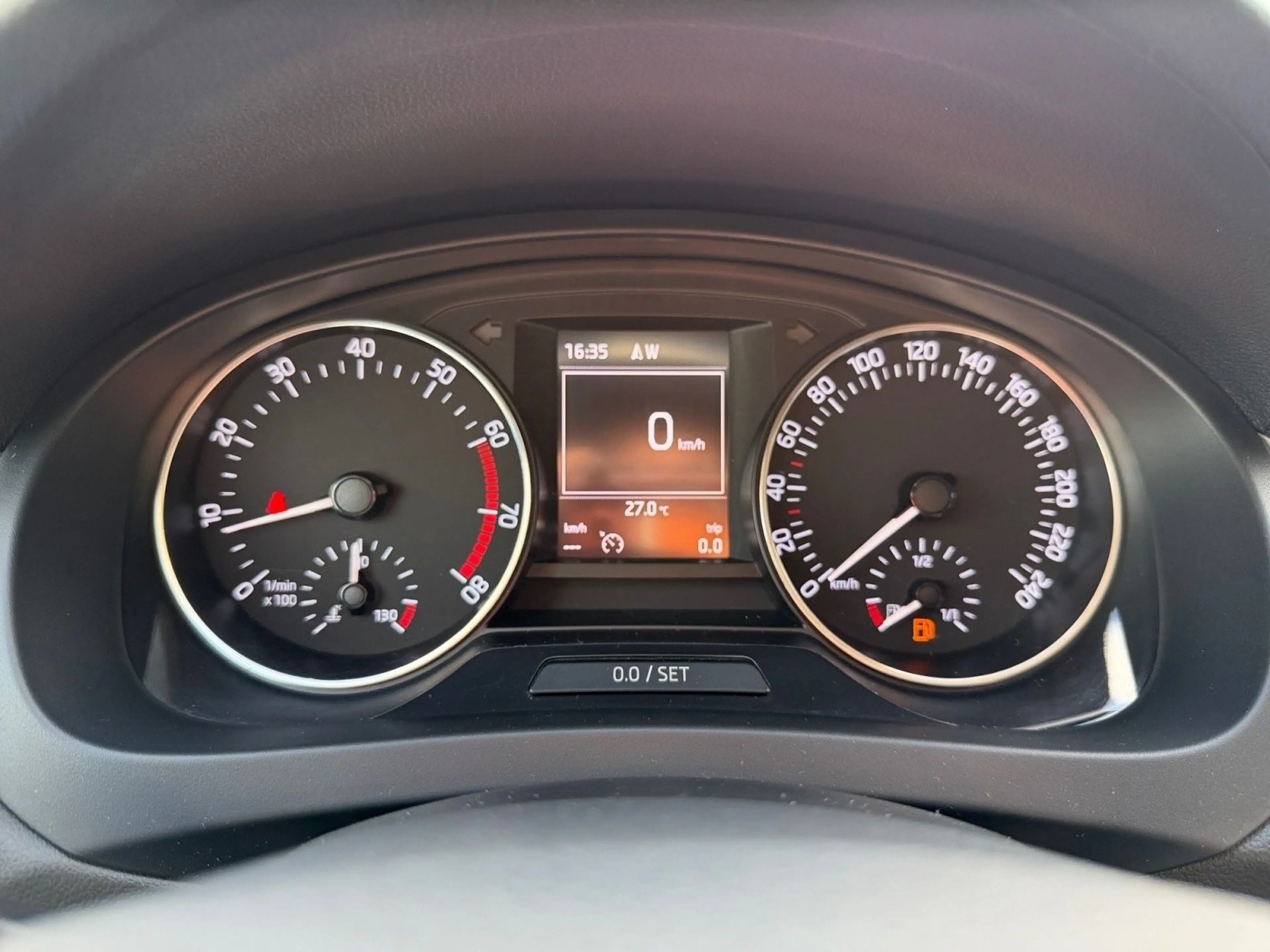 Skoda Rapid/Spaceback Navi Tempompomat Klimaautomatik Bluetooth — photo 14