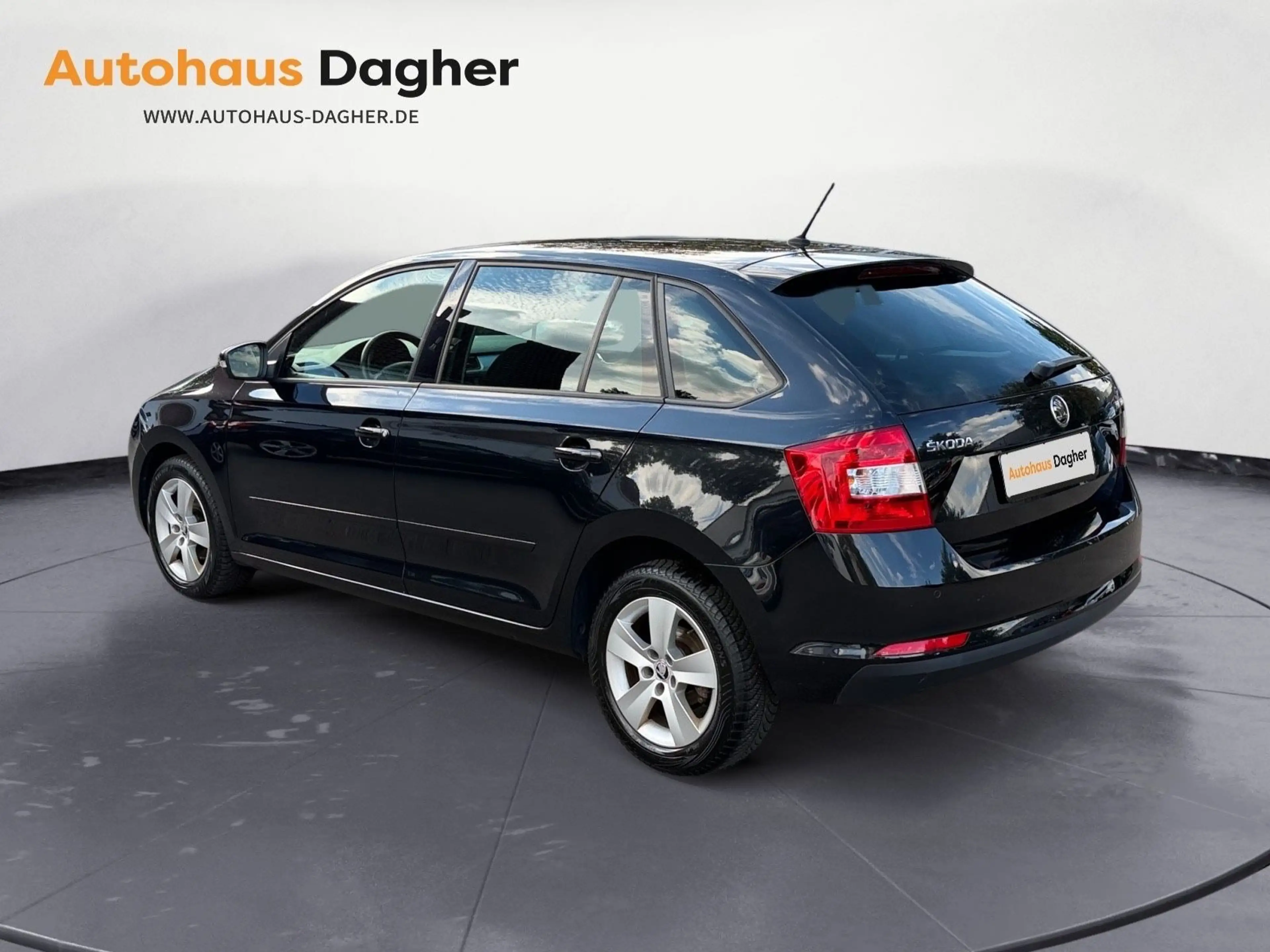 Skoda Rapid/Spaceback Navi Tempompomat Klimaautomatik Bluetooth — photo 3