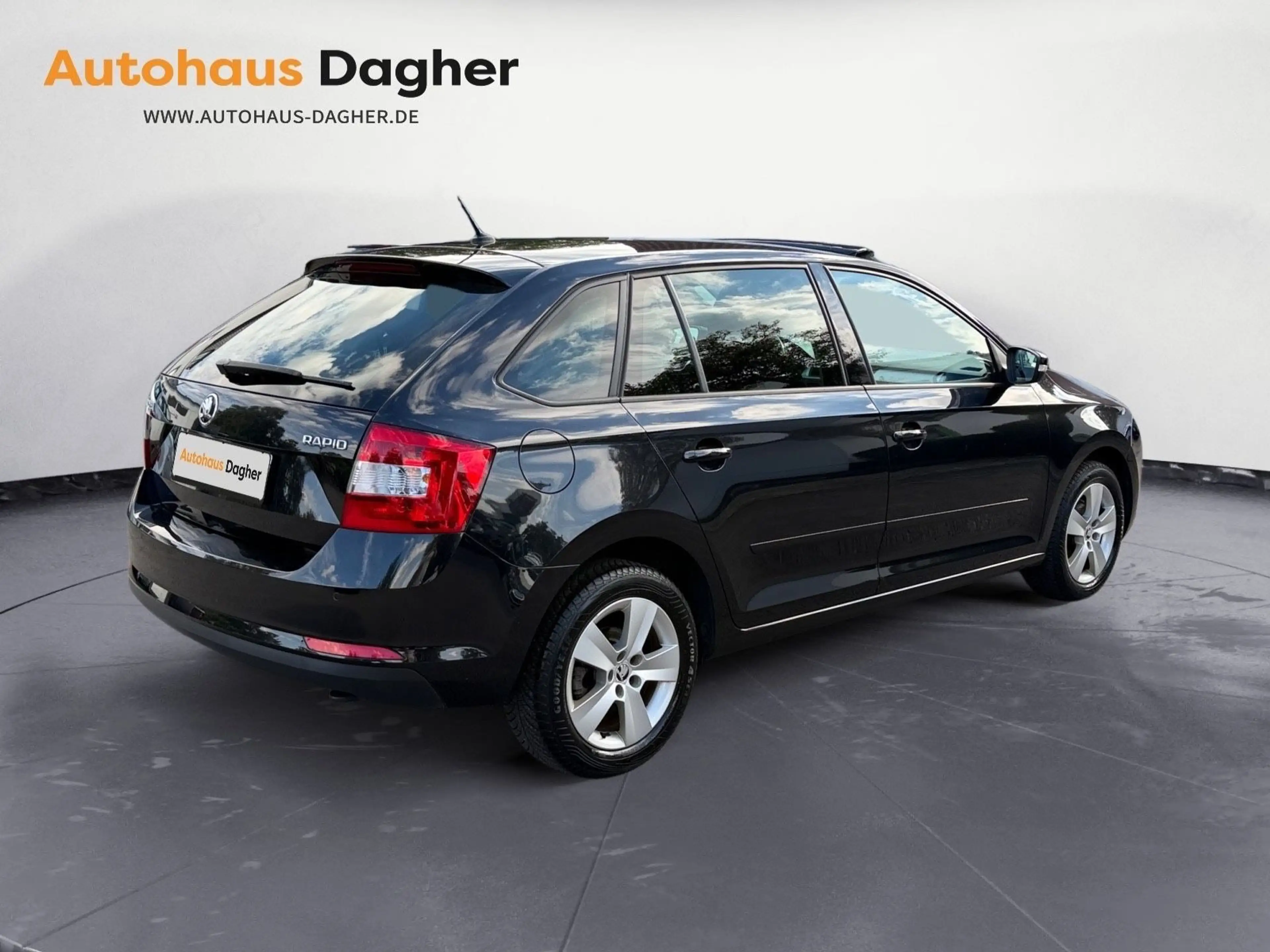 Skoda Rapid/Spaceback Navi Tempompomat Klimaautomatik Bluetooth — photo 5