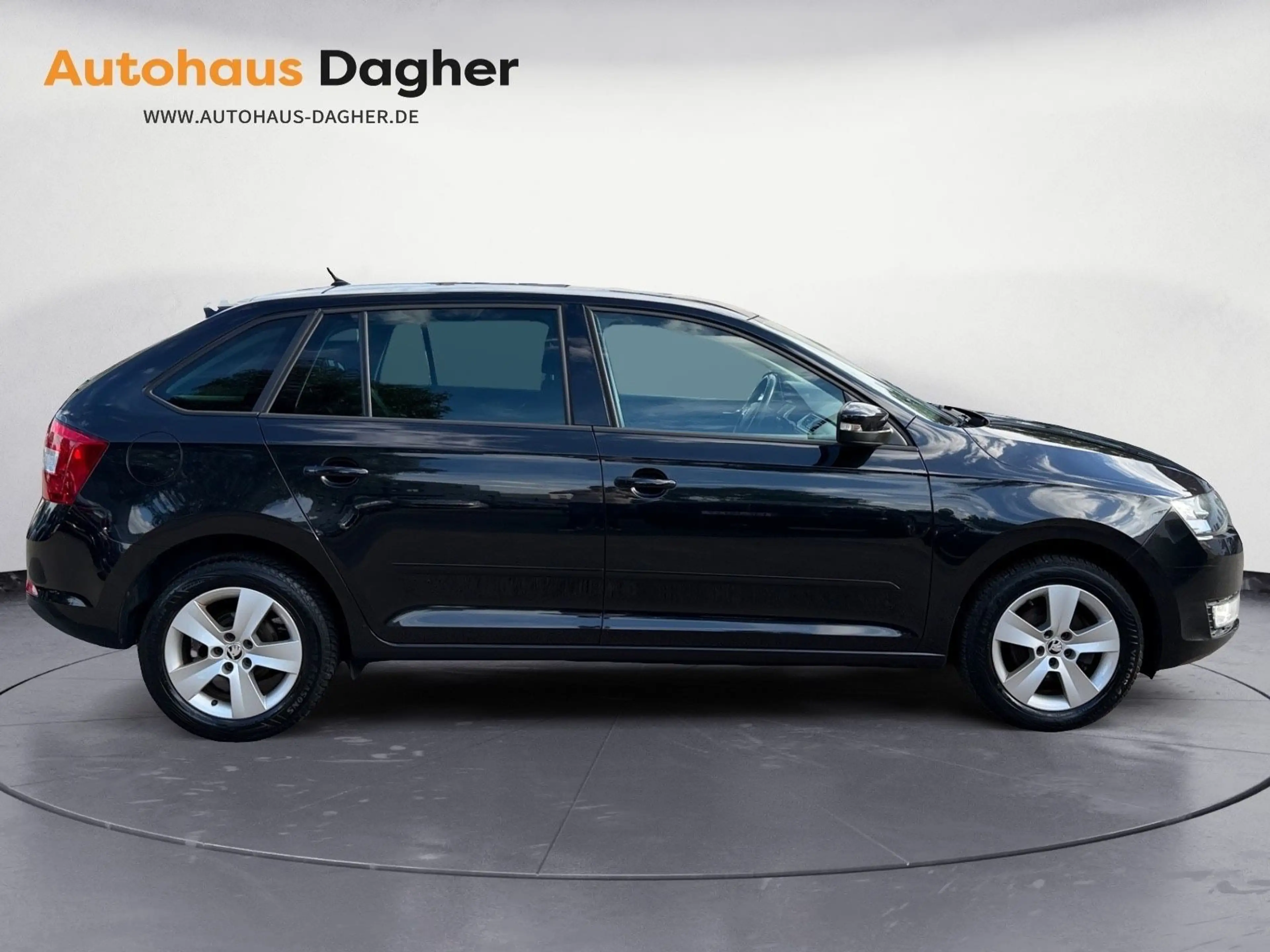 Skoda Rapid/Spaceback Navi Tempompomat Klimaautomatik Bluetooth — photo 6