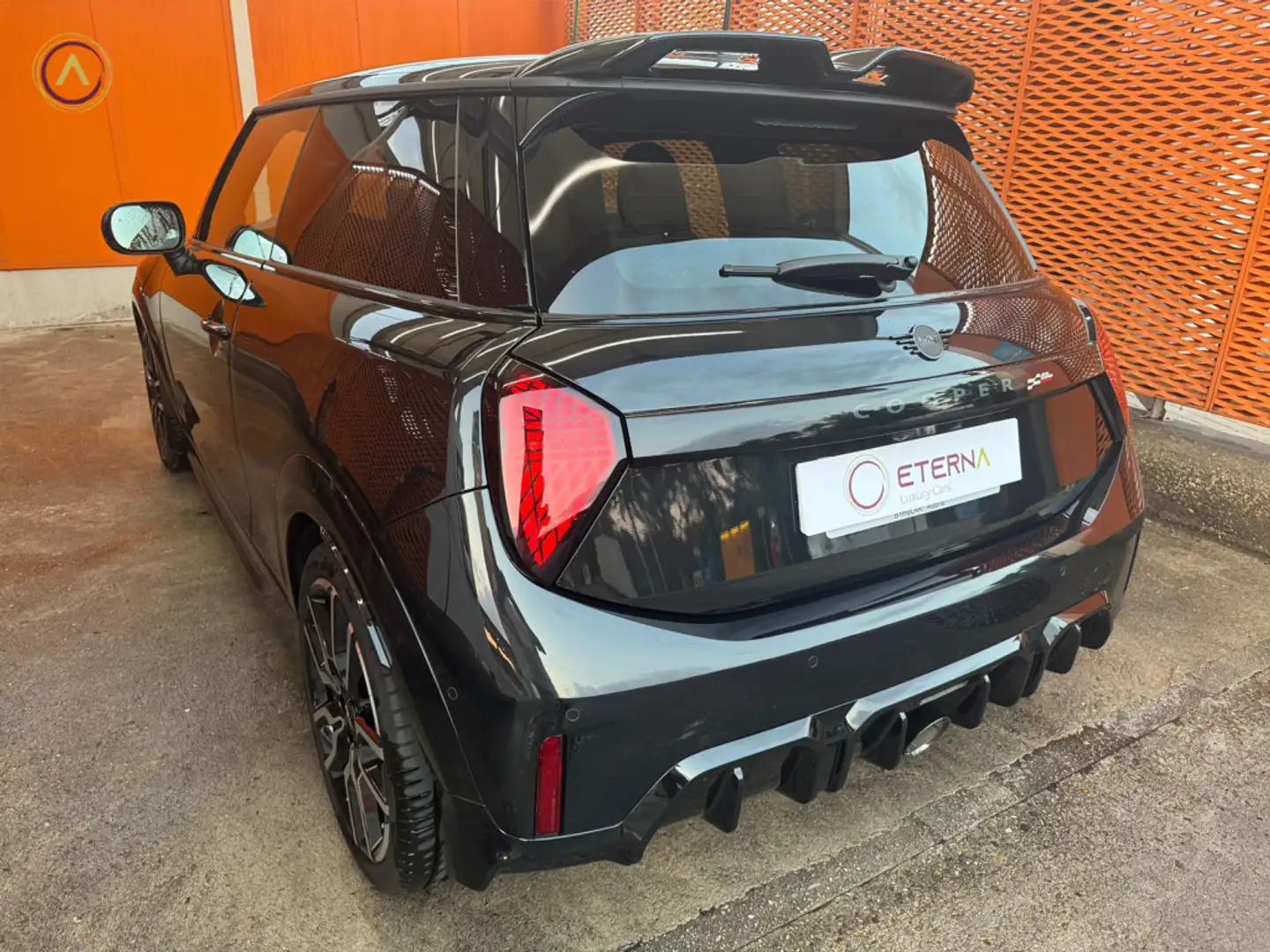 MINI Cooper 3 Puertas JCW Schwarz - 1