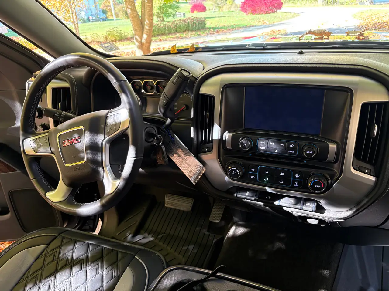 GMC Sierra 1500 снимка GMC Sierra 1500