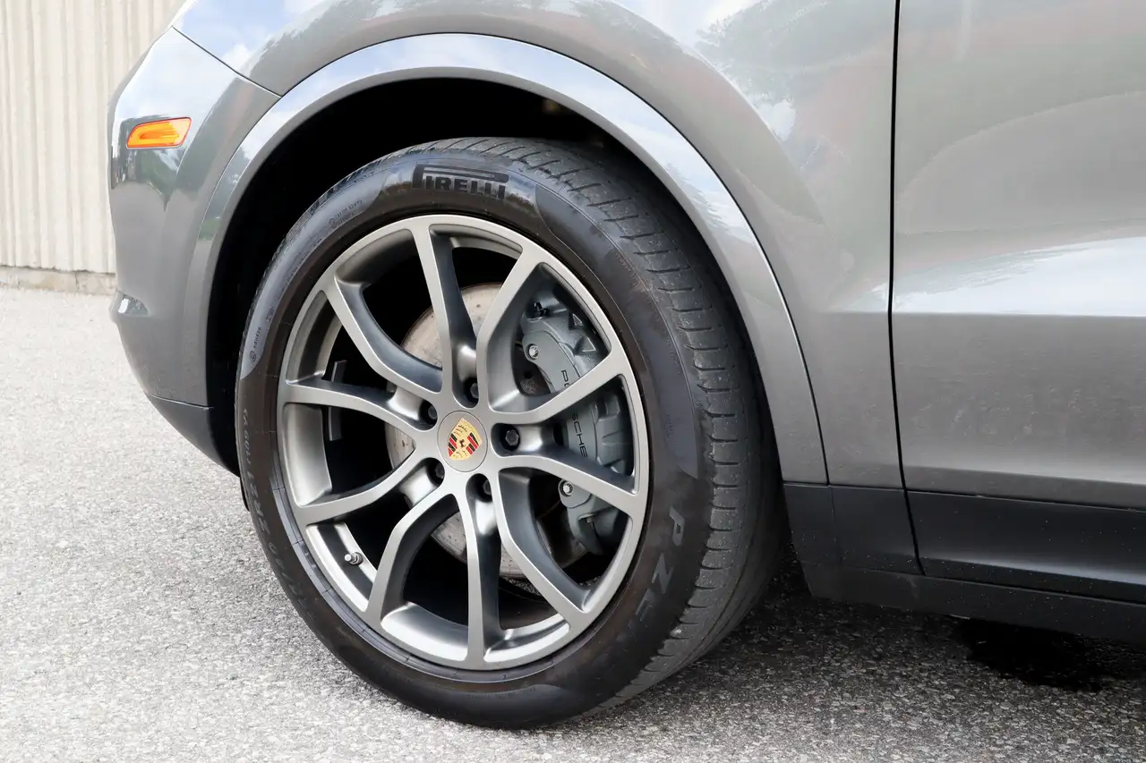 Porsche Cayenne снимка Porsche Cayenne