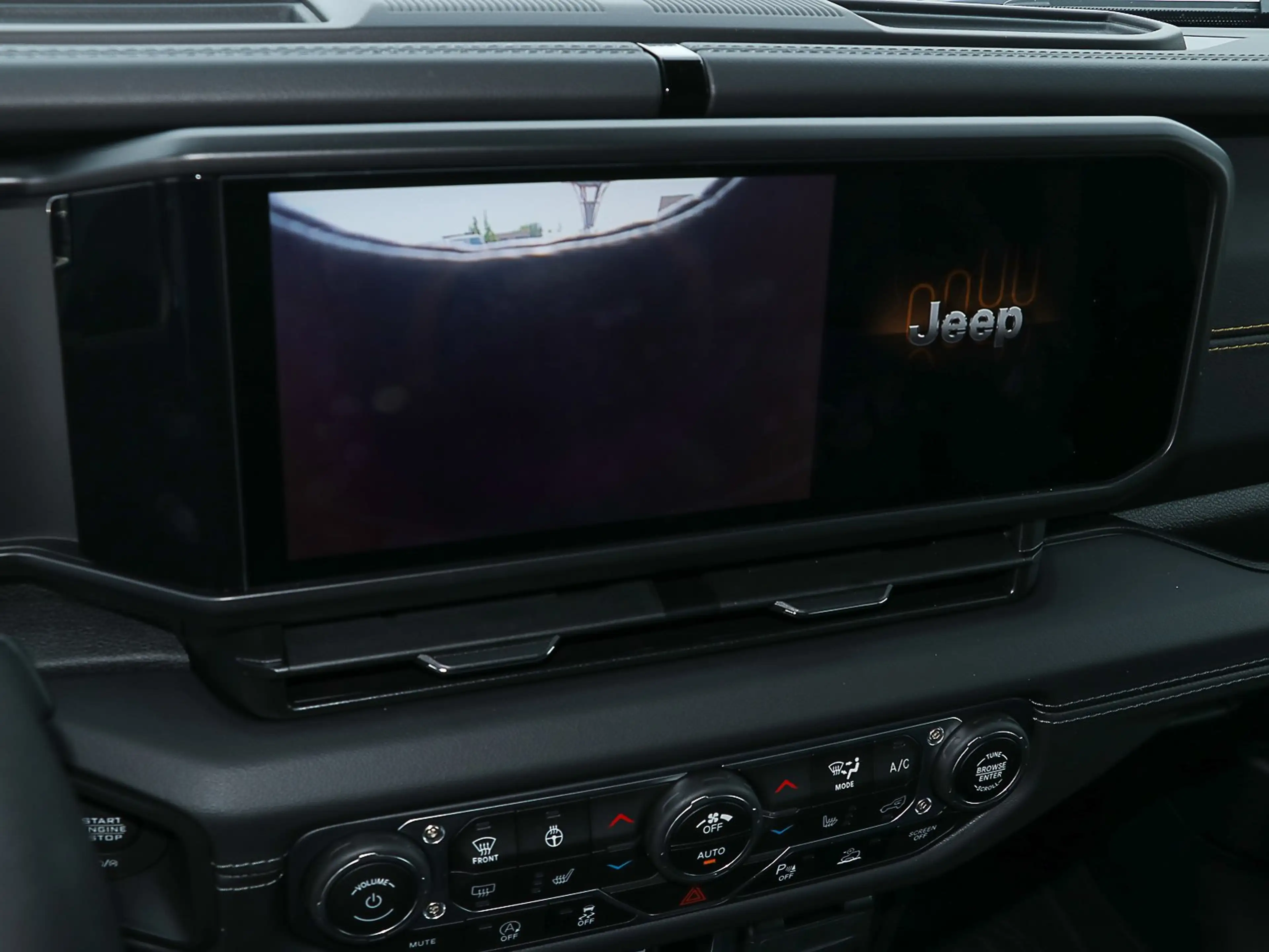 Jeep Wrangler 2.0 T-GDI Sahara Sky One-Touch Kam./LED — photo 13