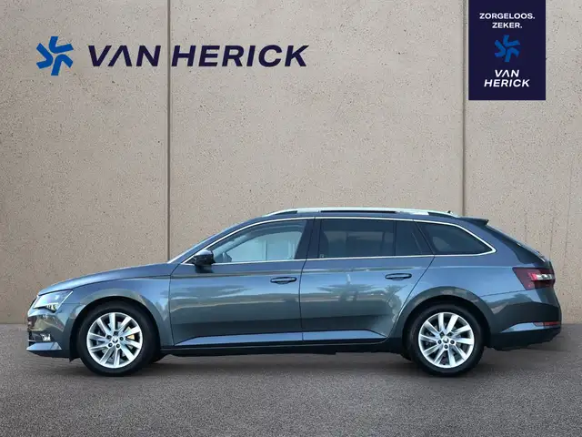 Skoda Superb view 2