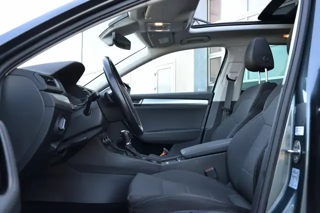 Skoda Superb view 8
