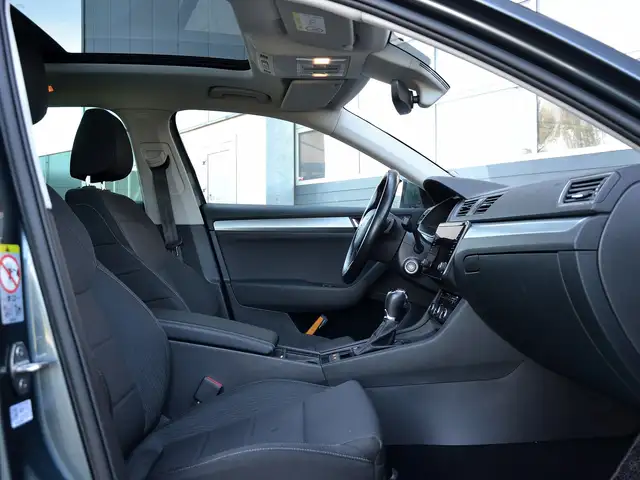Skoda Superb view 10