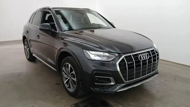 Audi Q5 view 2