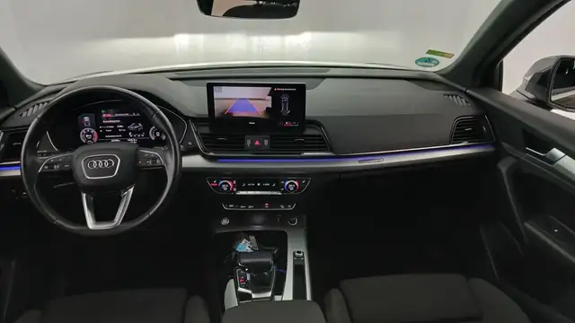 Audi Q5 view 13