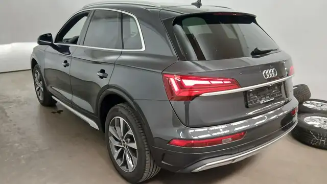 Audi Q5 view 6