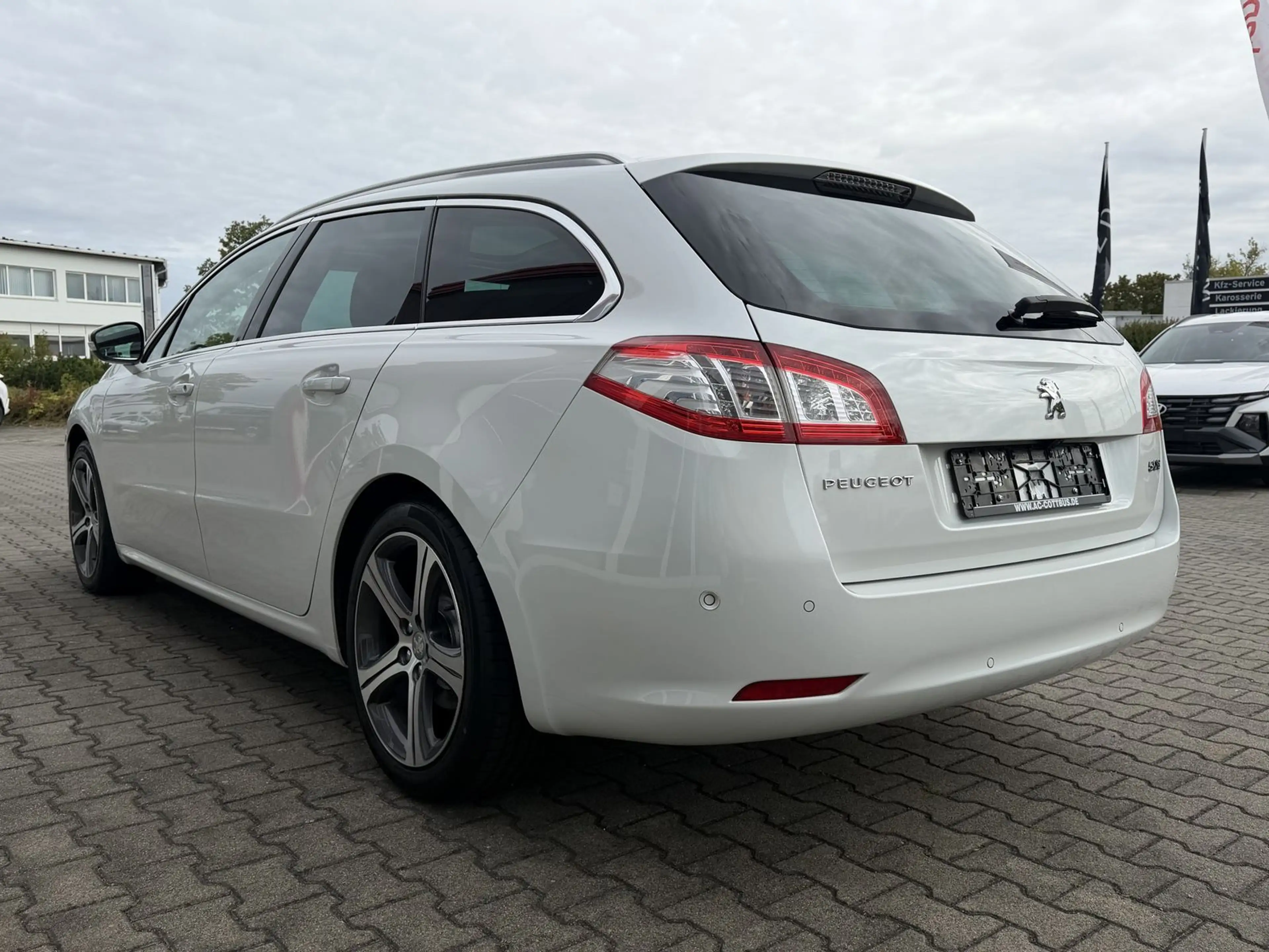 Peugeot 508 2.0 AT Blue HDI SW Allure LED Pano Navi Voll — photo 5