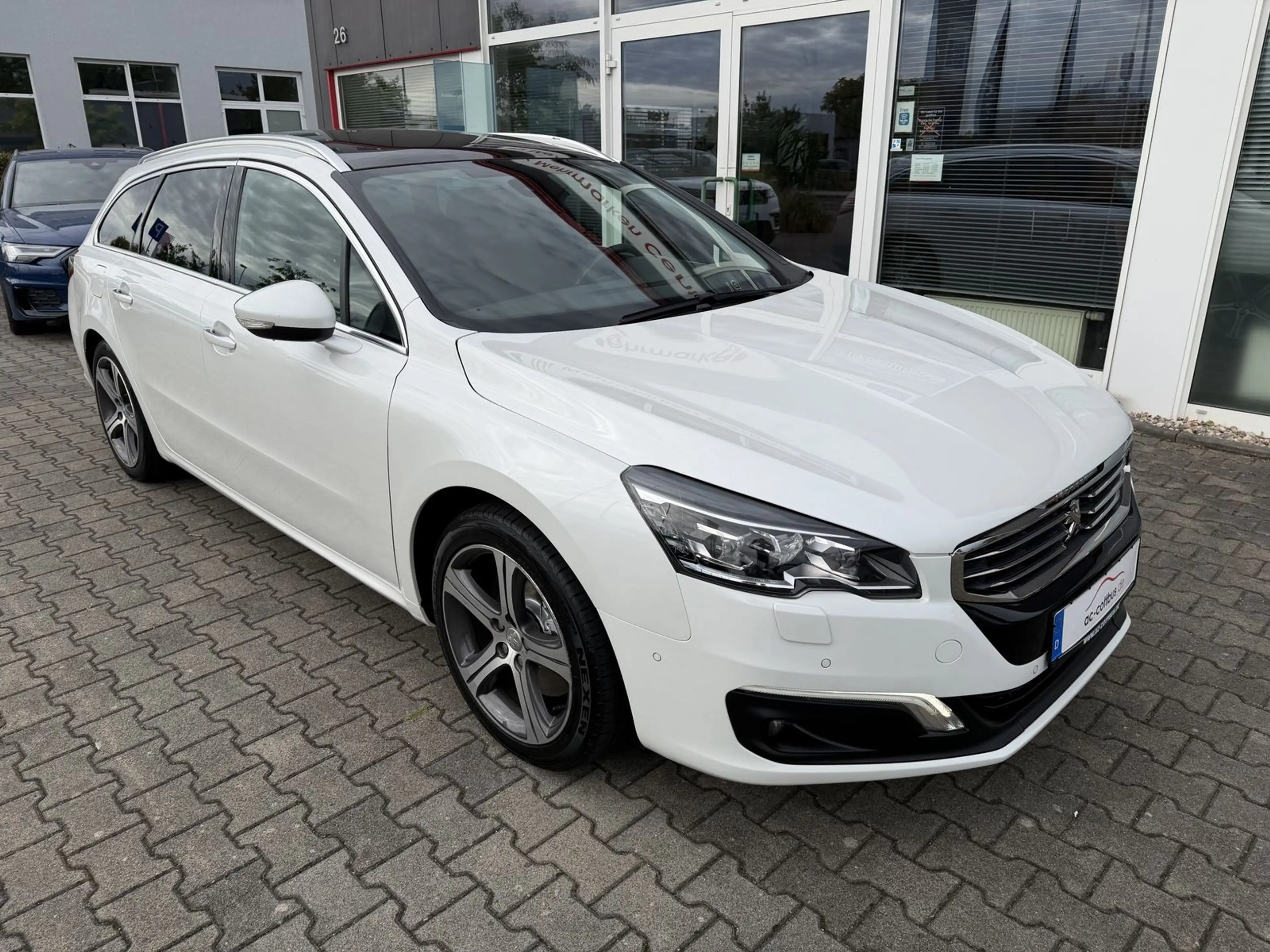 Peugeot 508 2.0 AT Blue HDI SW Allure LED Pano Navi Voll