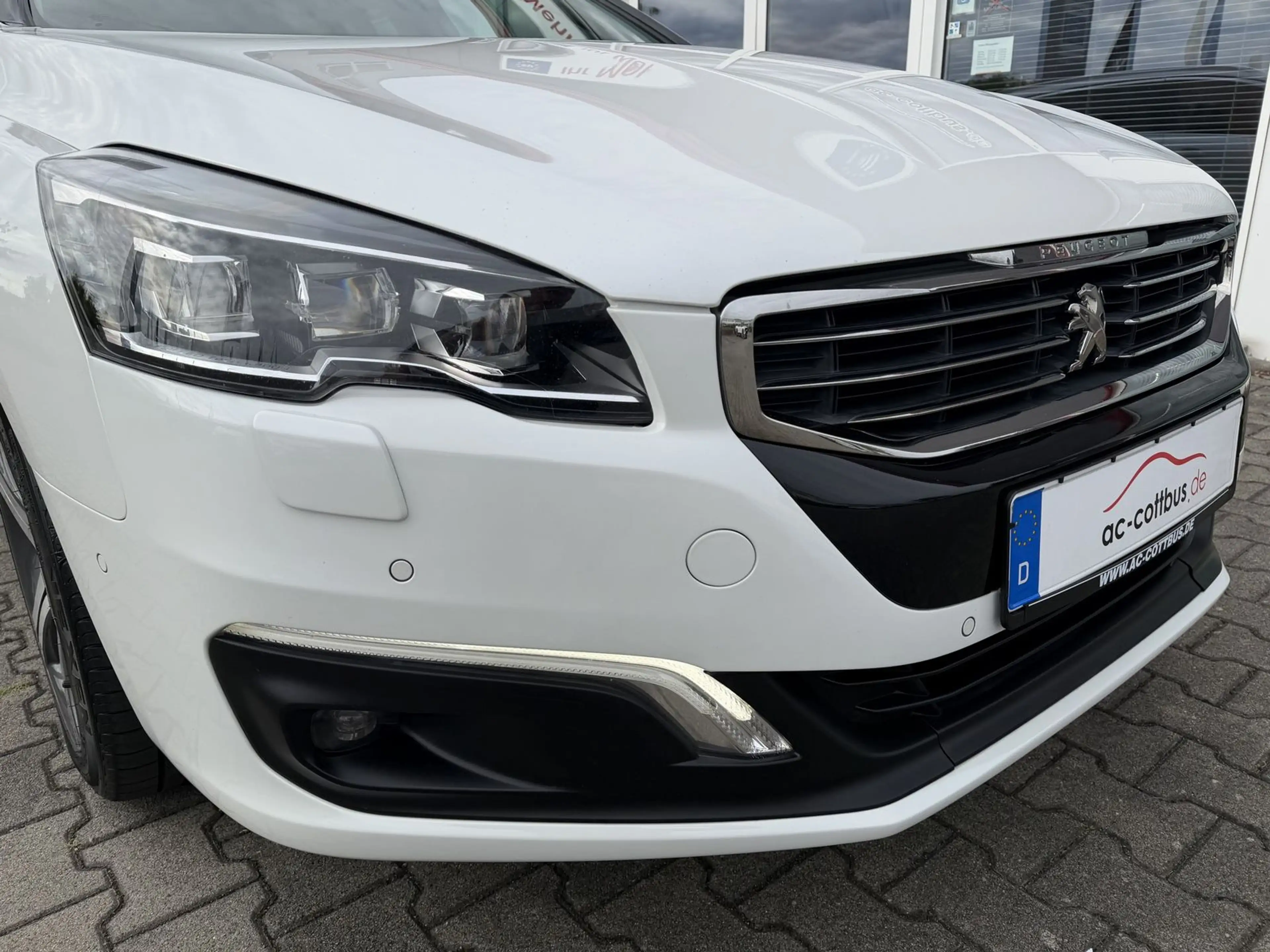 Peugeot 508 2.0 AT Blue HDI SW Allure LED Pano Navi Voll — photo 9