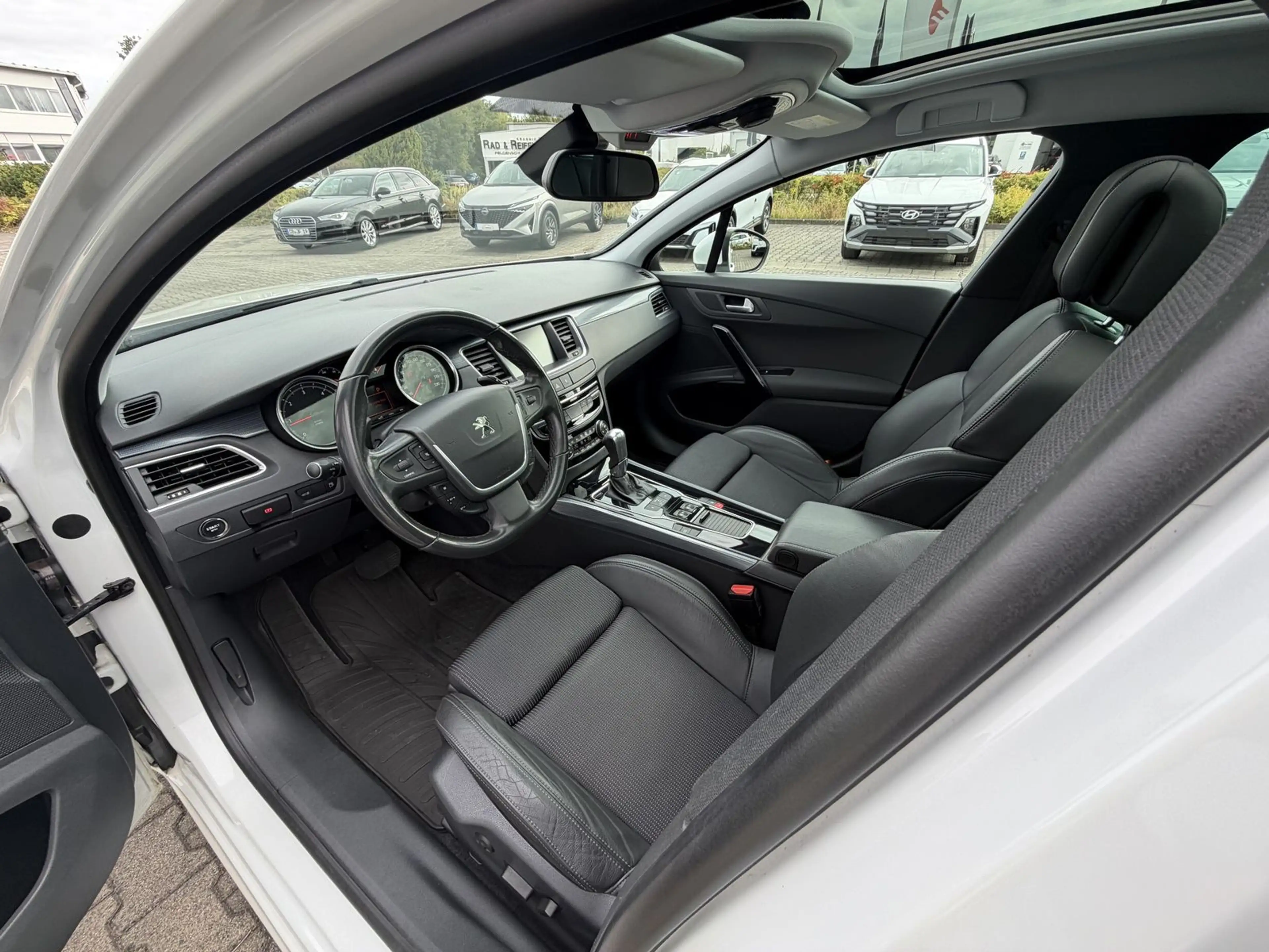 Peugeot 508 2.0 AT Blue HDI SW Allure LED Pano Navi Voll — photo 12