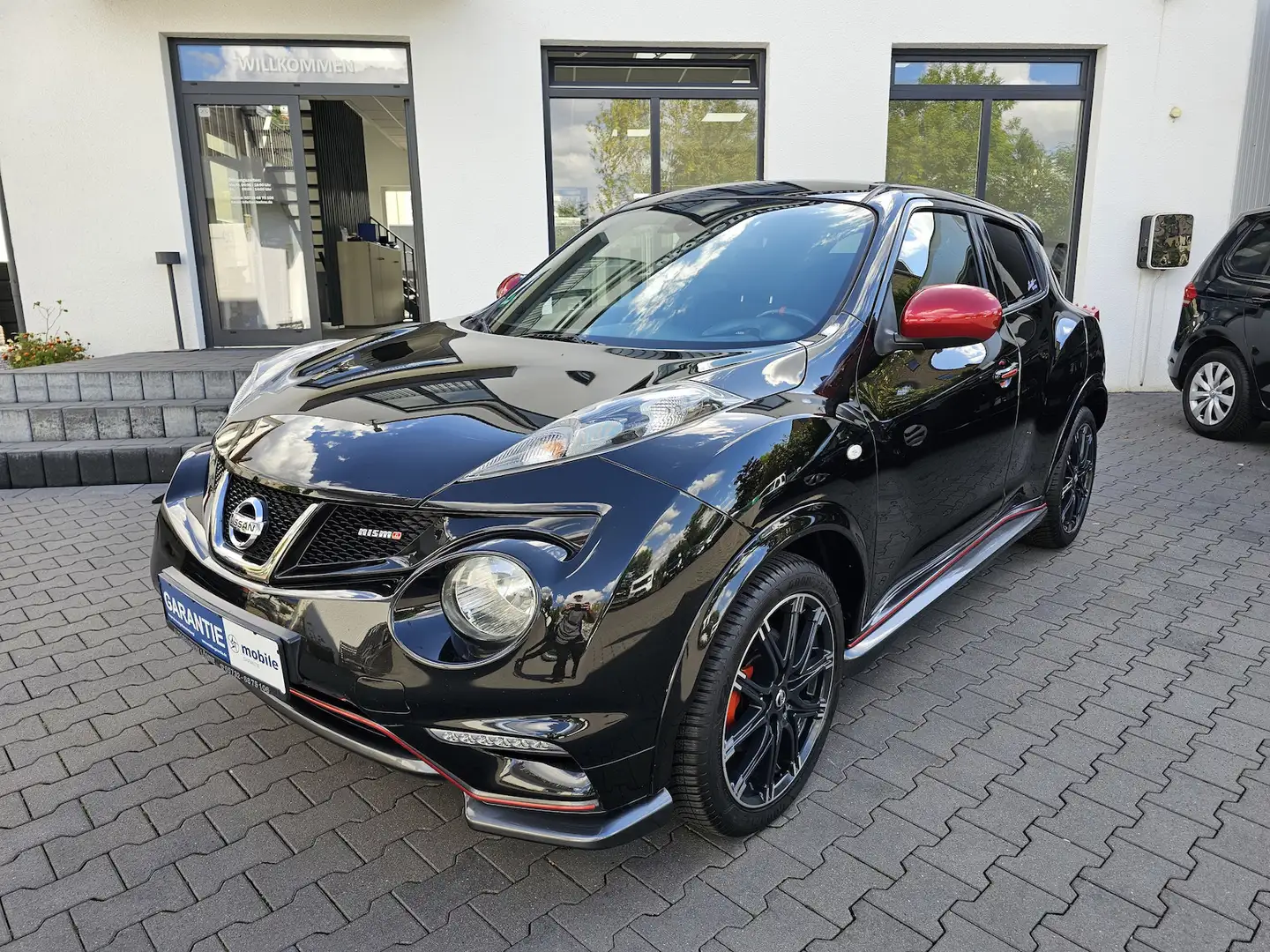 Nissan Juke 1.6 DIG-T Nismo NAVI LEDER KAMERA Schwarz - 1