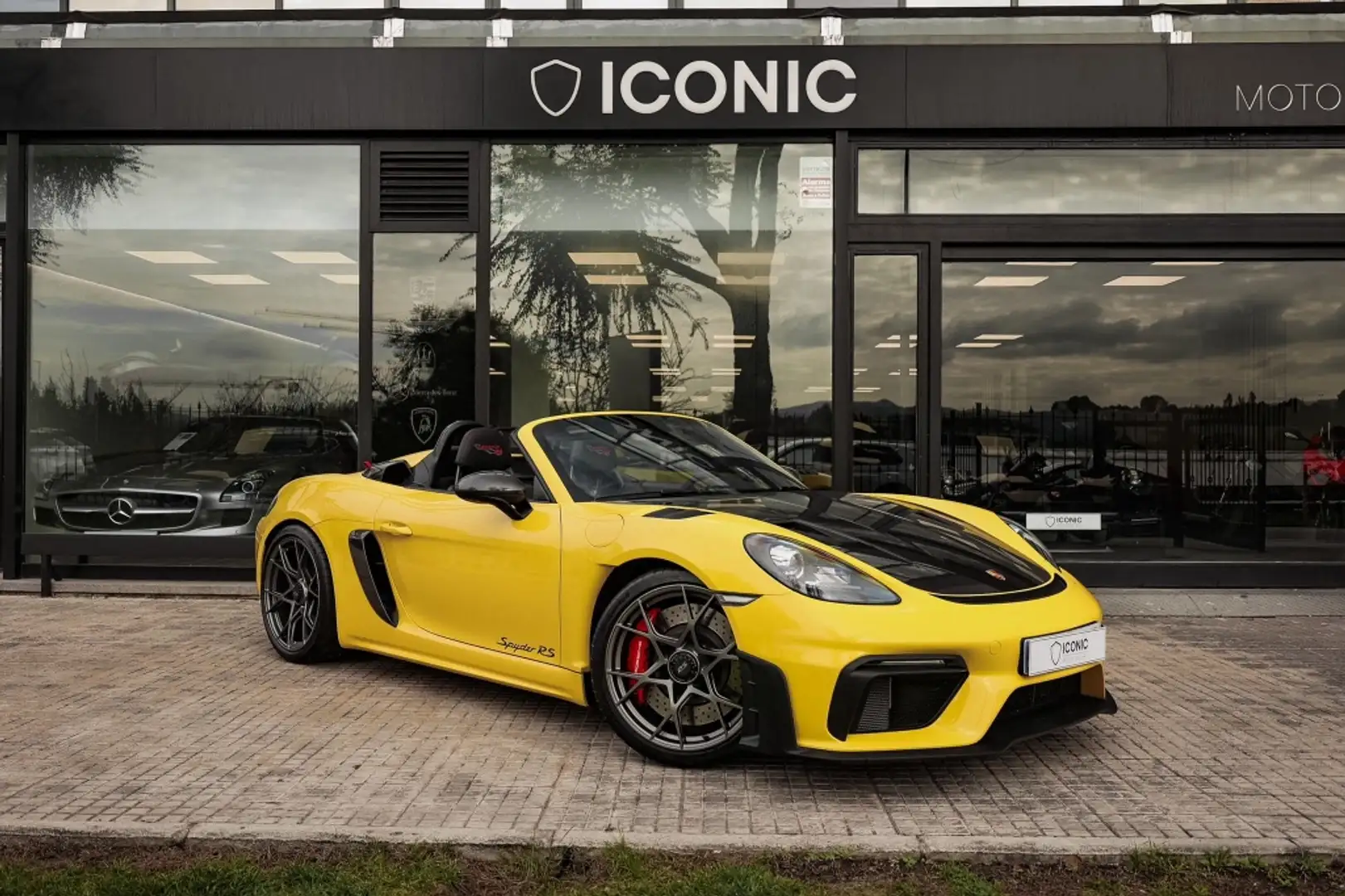 Porsche 718 Spyder RS PDK Amarillo - 1