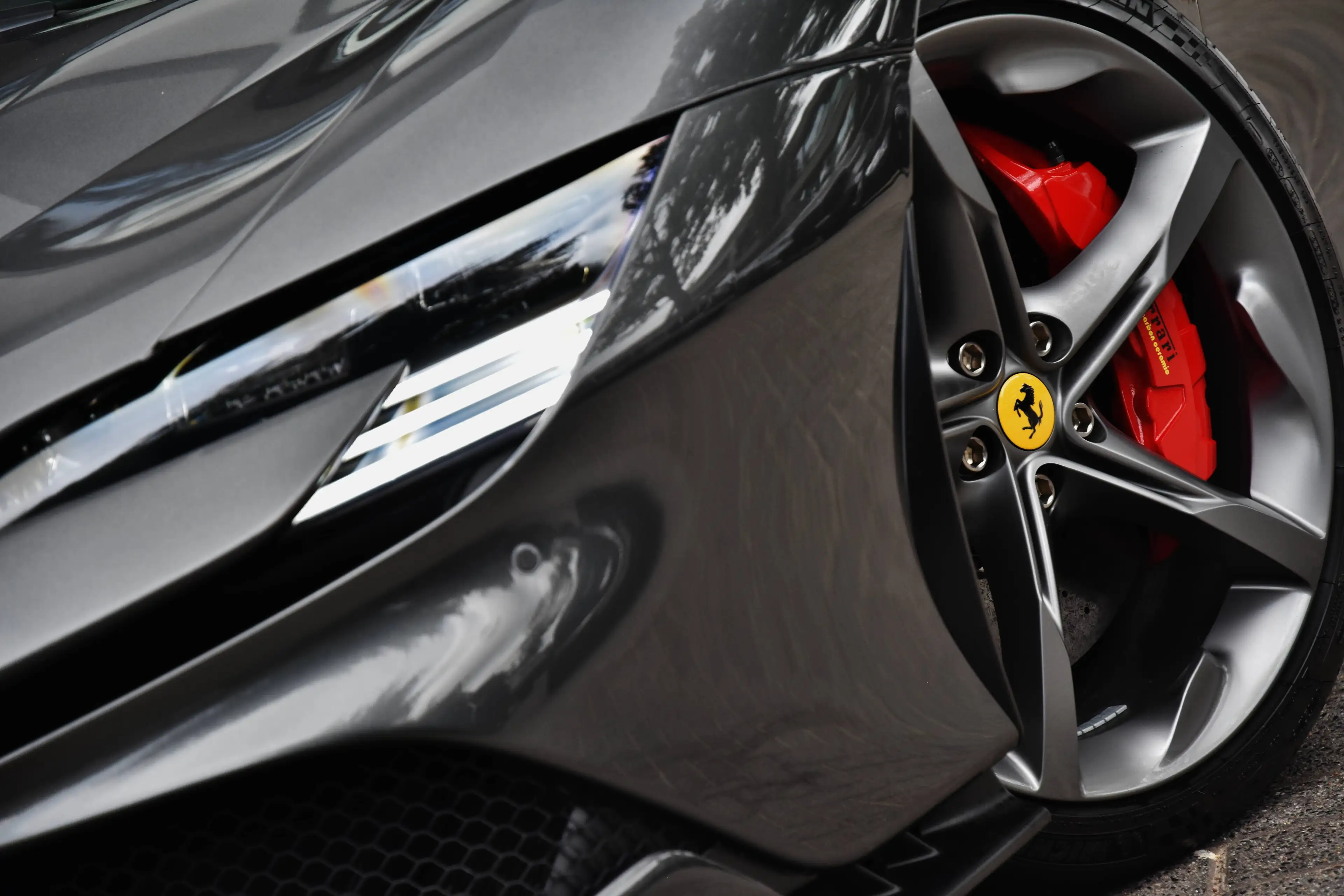 Ferrari SF90 Stradale 4.0 TURBO V8 F1 PHEV *** LIFT / CAMERA / CARBON *** — photo 7