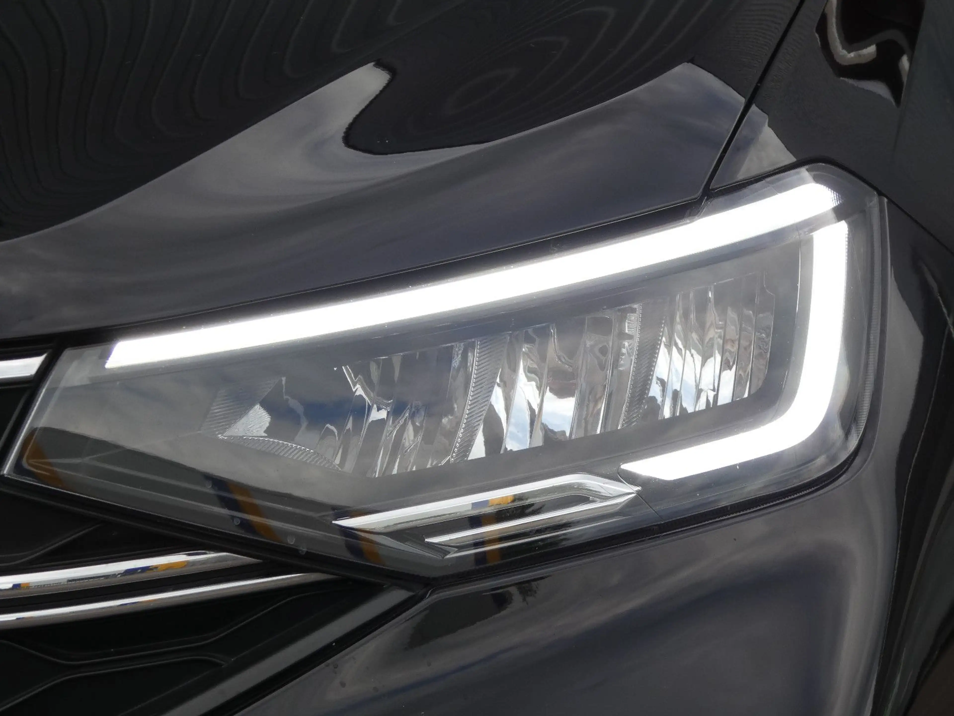 Volkswagen Taigo 1.0 TSI Life 1-Hand LED Navi Virtual SHZ — photo 24