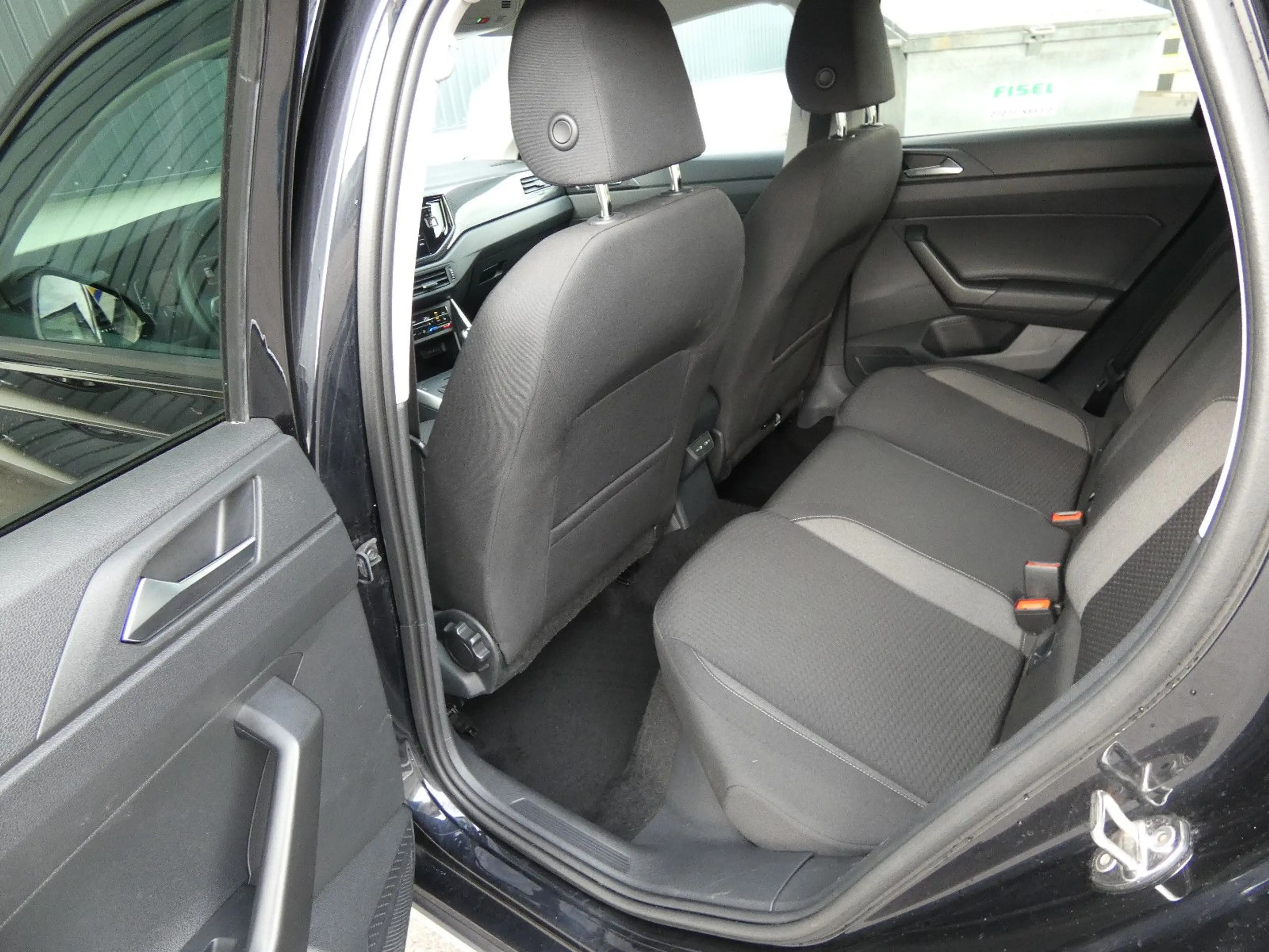 Volkswagen Taigo 1.0 TSI Life 1-Hand LED Navi Virtual SHZ — photo 8