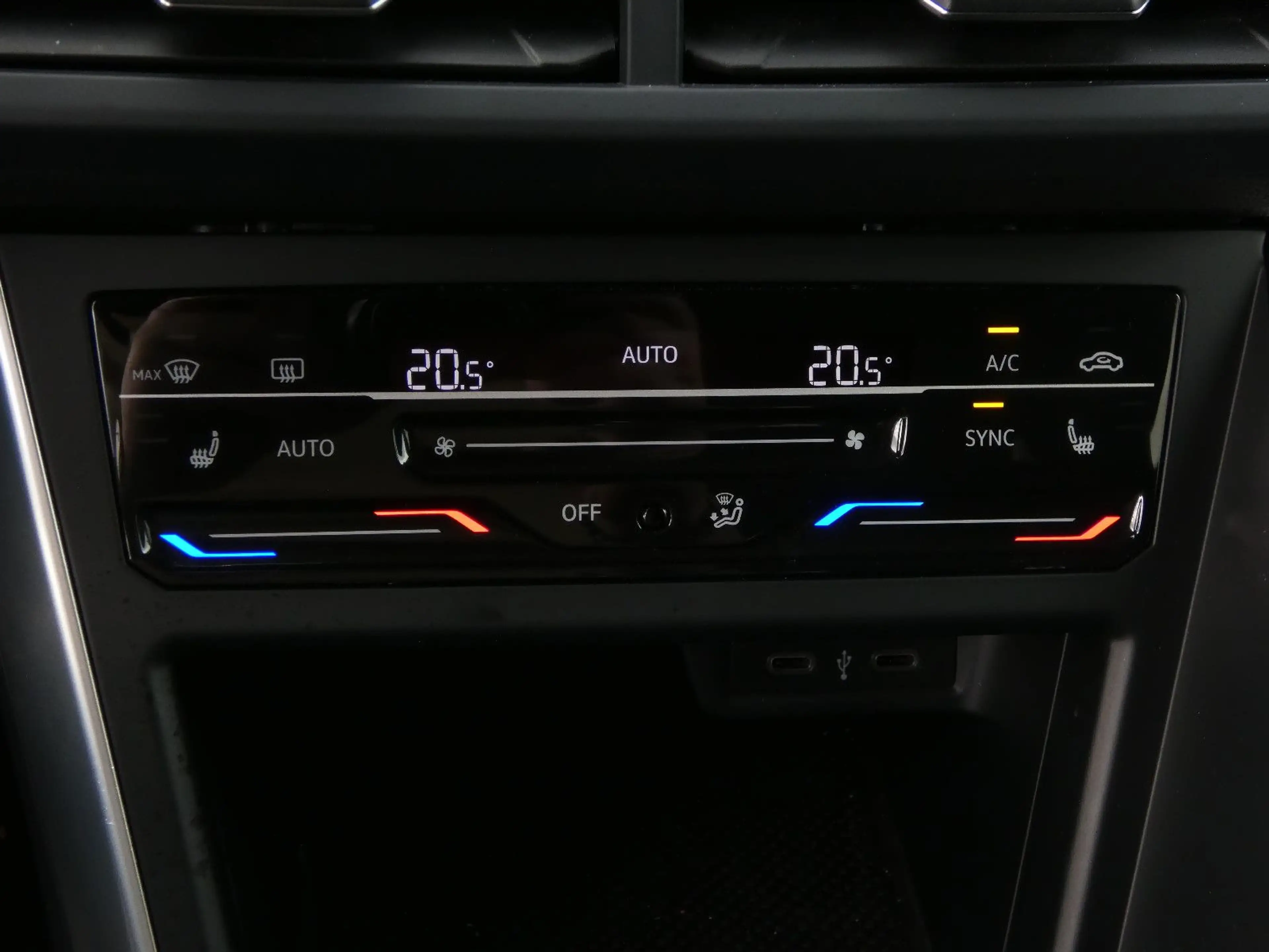 Volkswagen Taigo 1.0 TSI Life 1-Hand LED Navi Virtual SHZ — photo 18