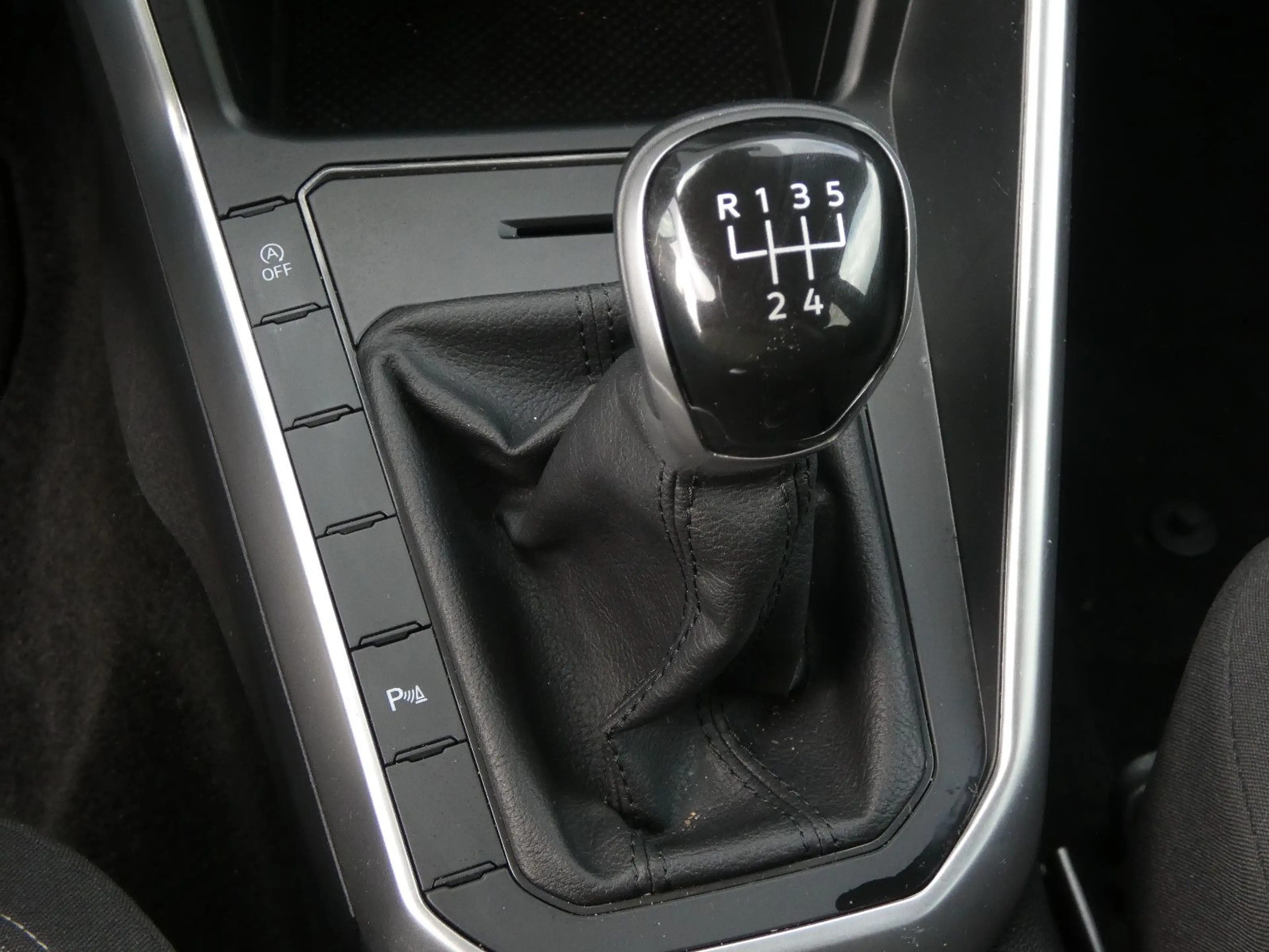 Volkswagen Taigo 1.0 TSI Life 1-Hand LED Navi Virtual SHZ — photo 17