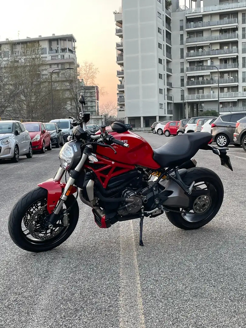 Ducati Monster 1200 R (Ducati Red) - 1