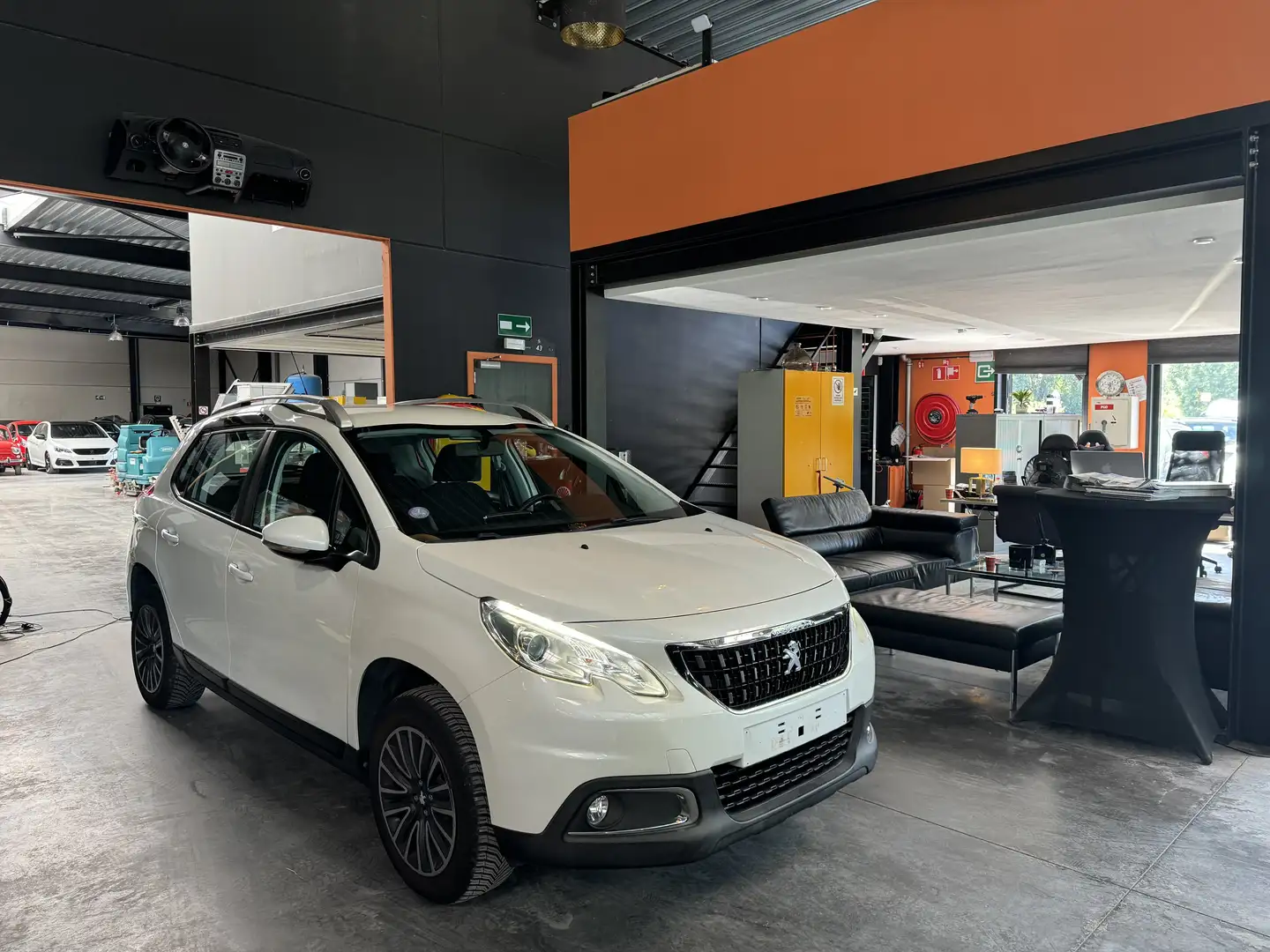 Peugeot 2008 1.2 - NAVI - A/C - MEDIA/TEL - LIM/REG - 99.621 KM - 1
