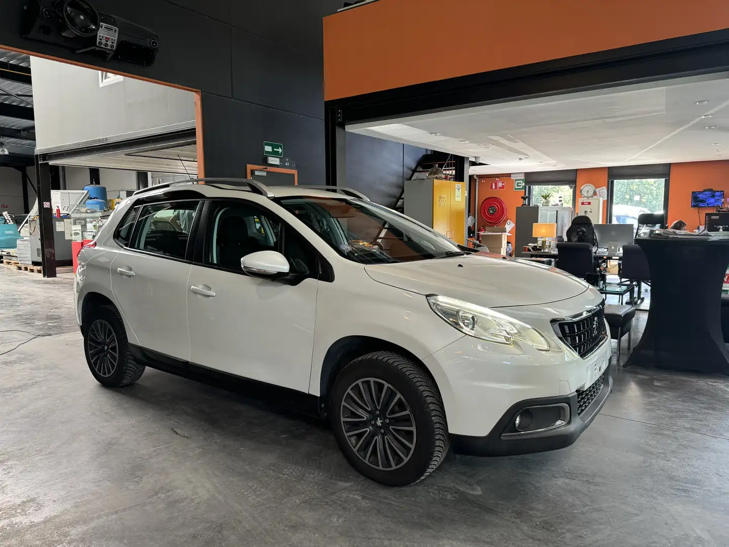 Peugeot 2008 1.2 - NAVI - A/C - MEDIA/TEL - LIM/REG - 99.621 KM - 2