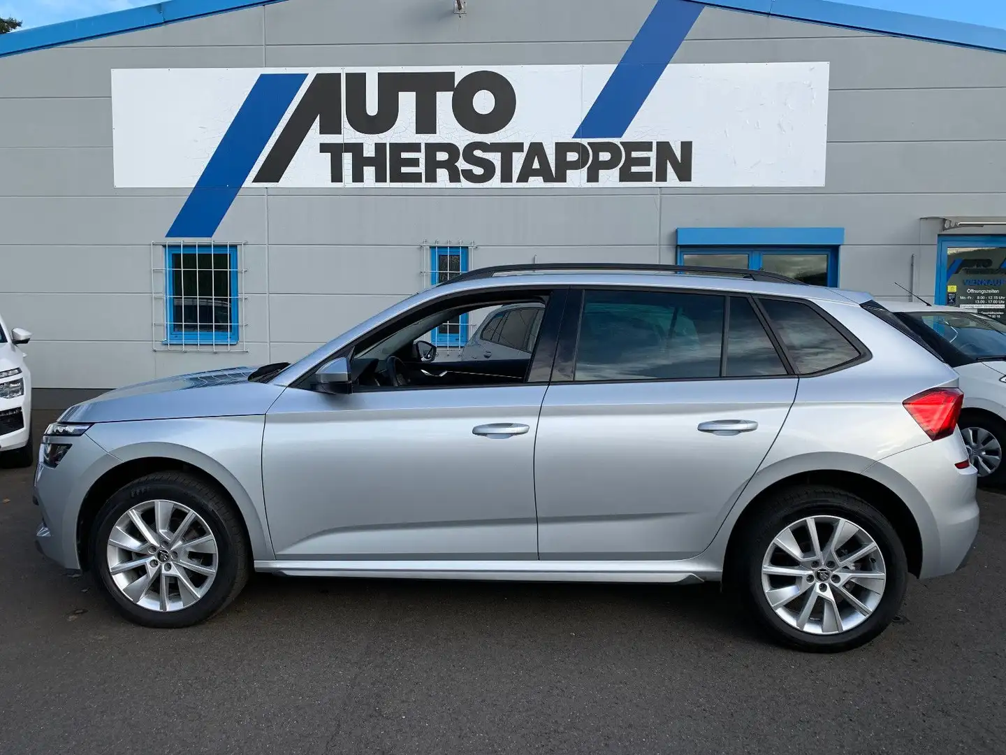 Skoda Kamiq 150PS Style LED/AppConnect/Sitzh./AHK/PDC Silber - 1