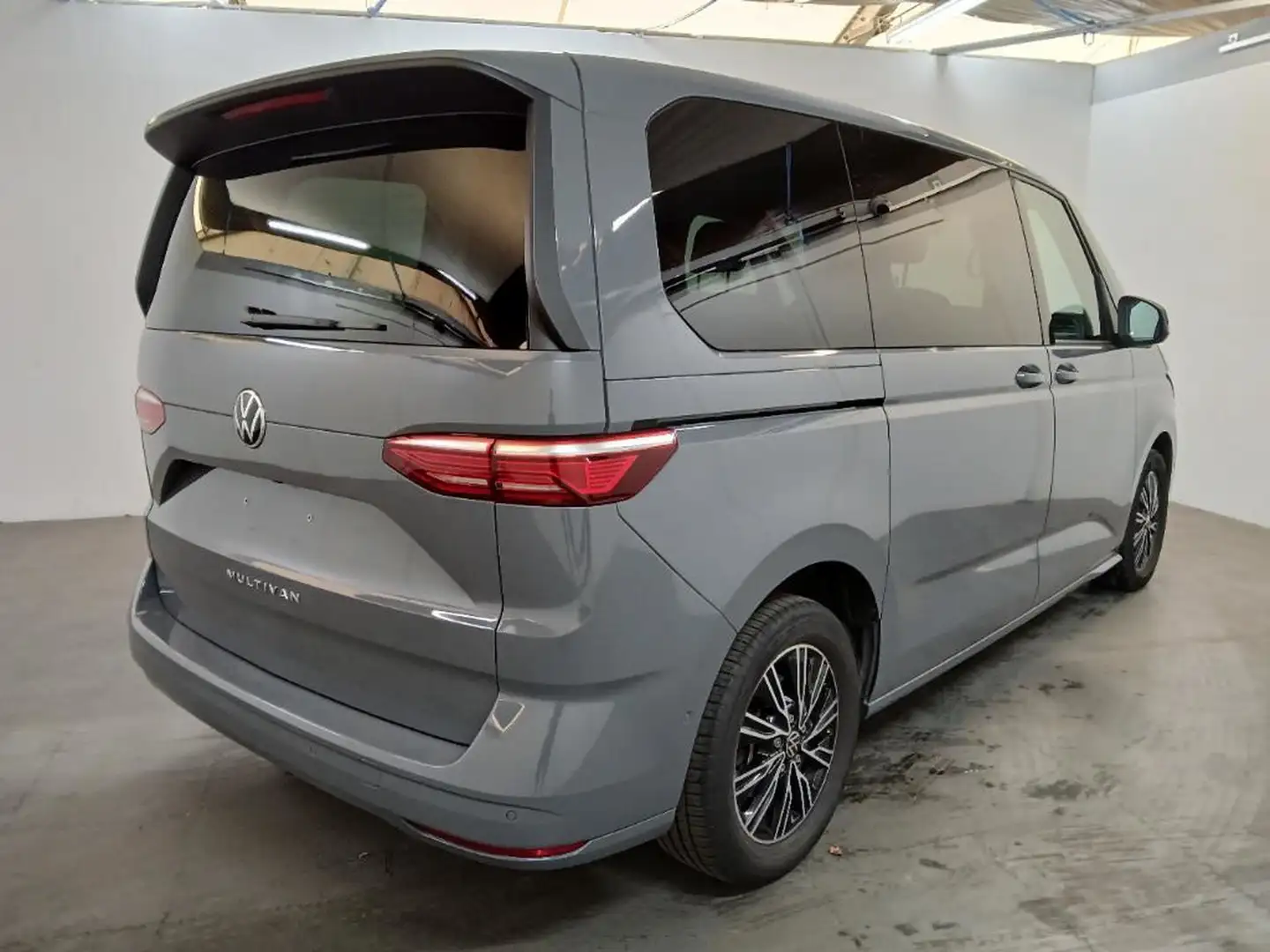 Volkswagen T7 Multivan Life AHK/ACC/RFK/EASYOPEN/CARPLAY Grau - 2
