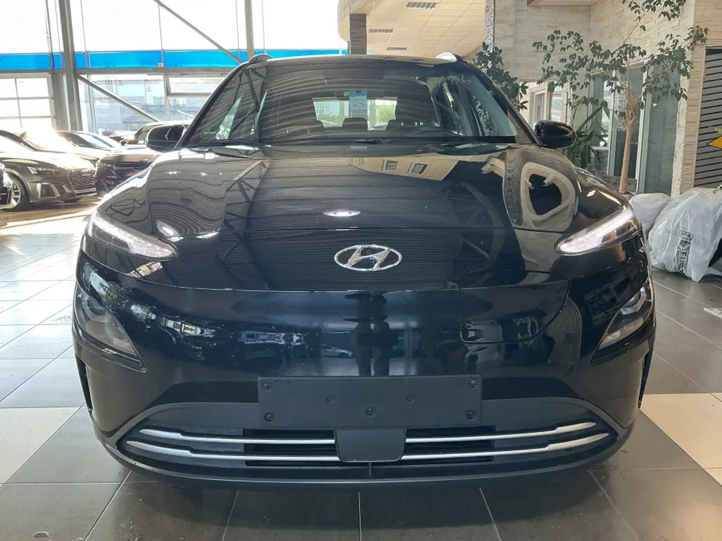 Hyundai KONA Select 2WD*ACC*R-Cam*CarPlay*SHZ*KeyLess* Schwarz - 2