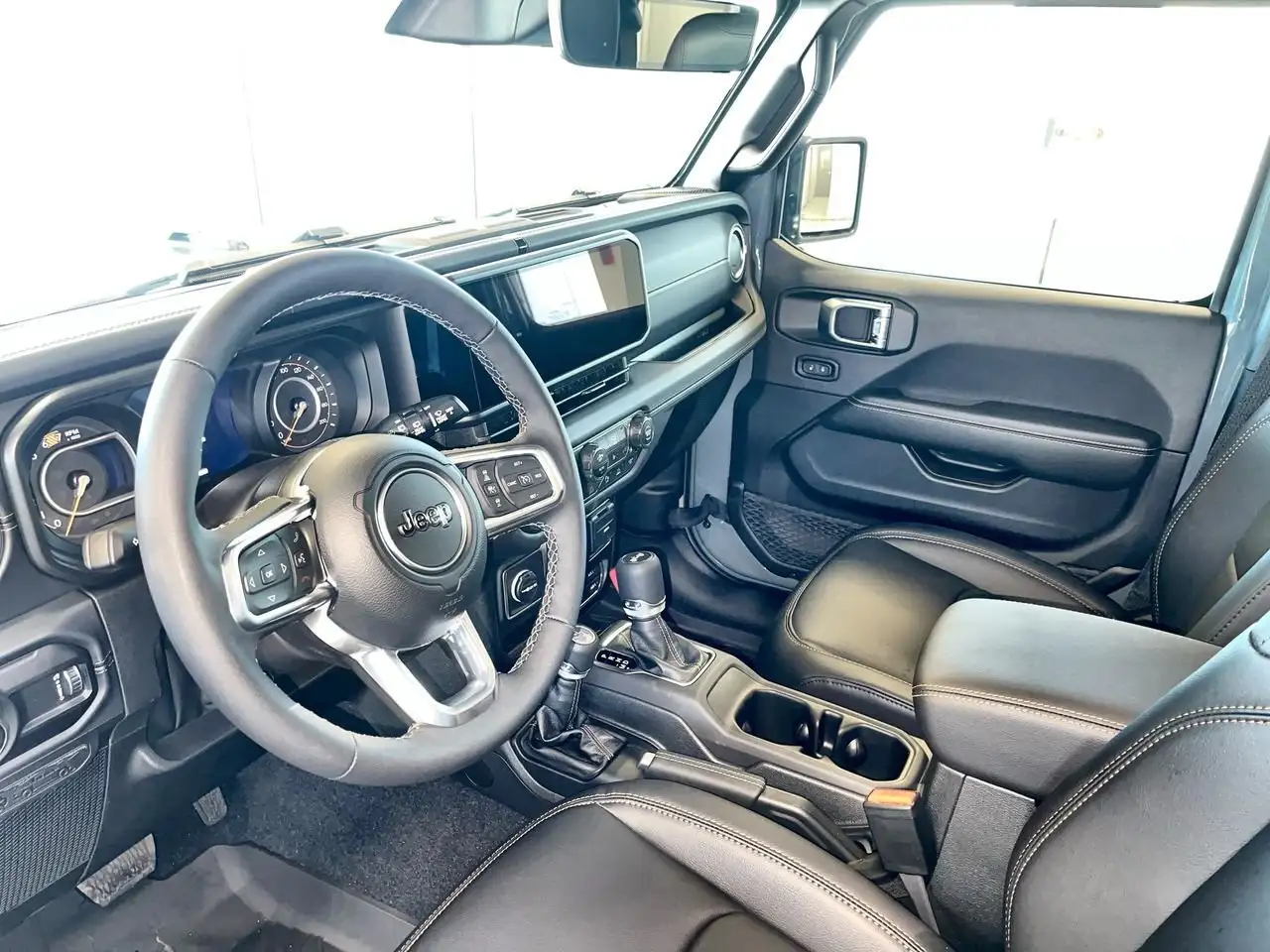Jeep Wrangler снимка Jeep Wrangler