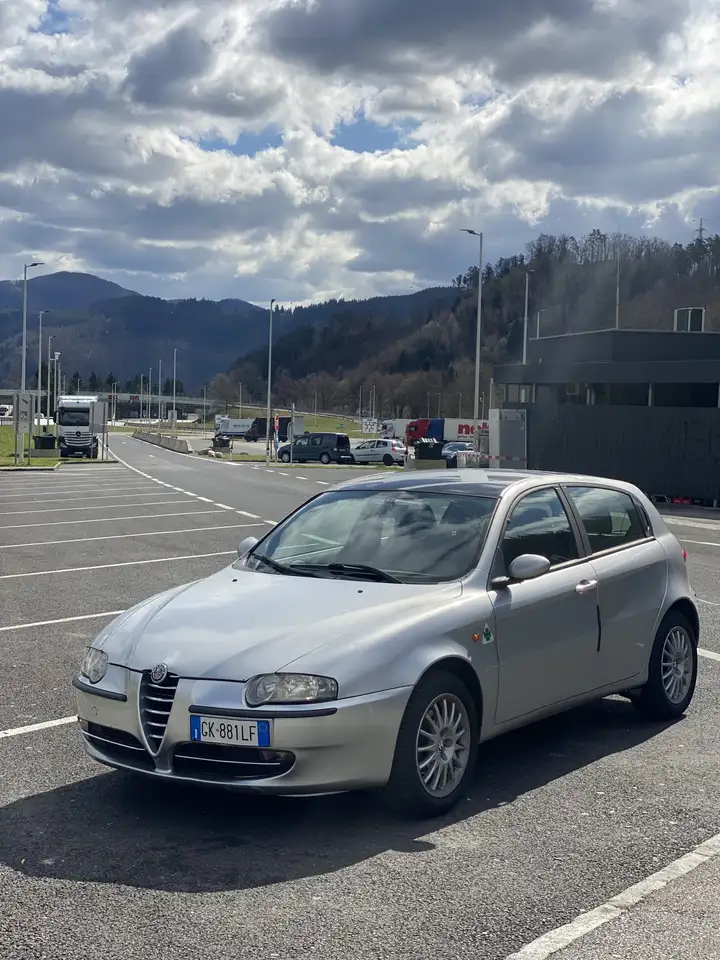 Alfa Romeo 147 5p 1.6 ts Distinctive 105cv, foto 1