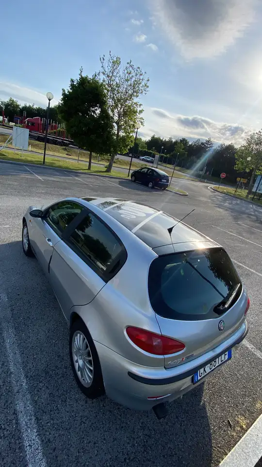 Alfa Romeo 147 5p 1.6 ts Distinctive 105cv, foto 5