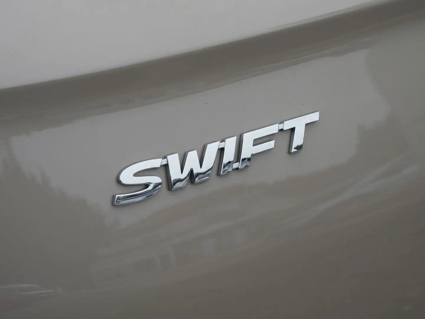 Suzuki Swift Shine Grau - 2