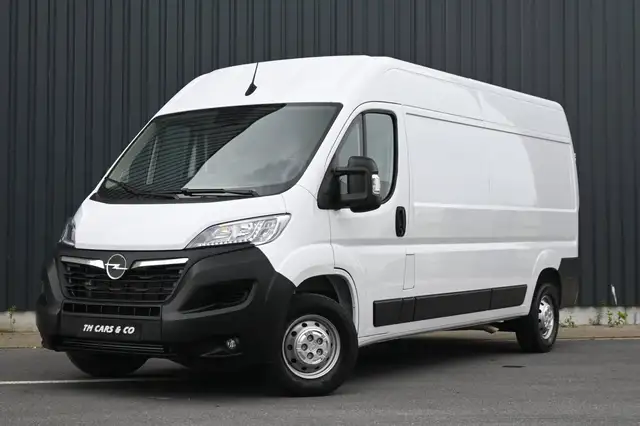 Opel Opel Movano view 2