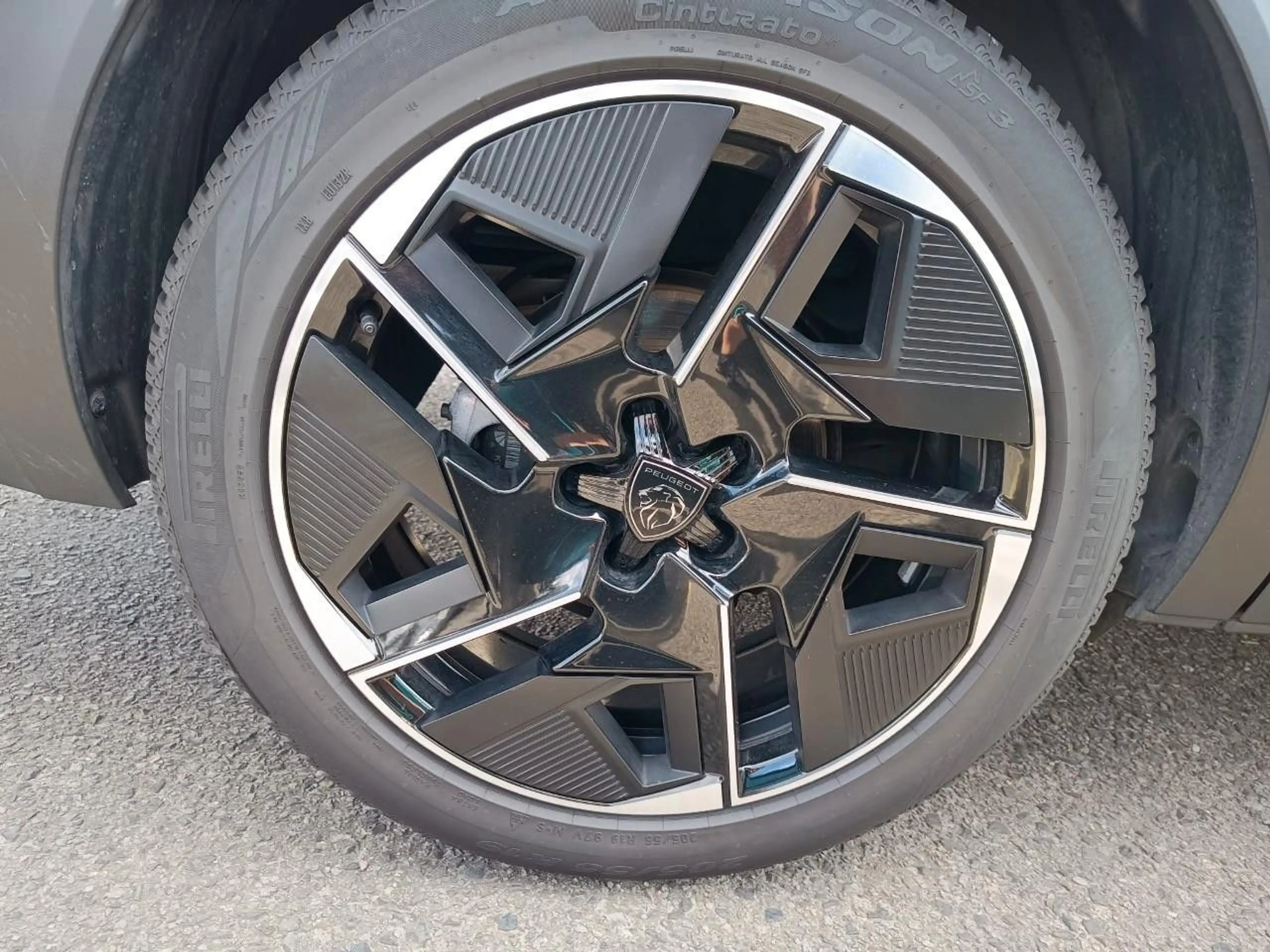 Peugeot 408 Hybrid GT 145 PS 6G-DSG *SURROUNDING-PACKET* — photo 14