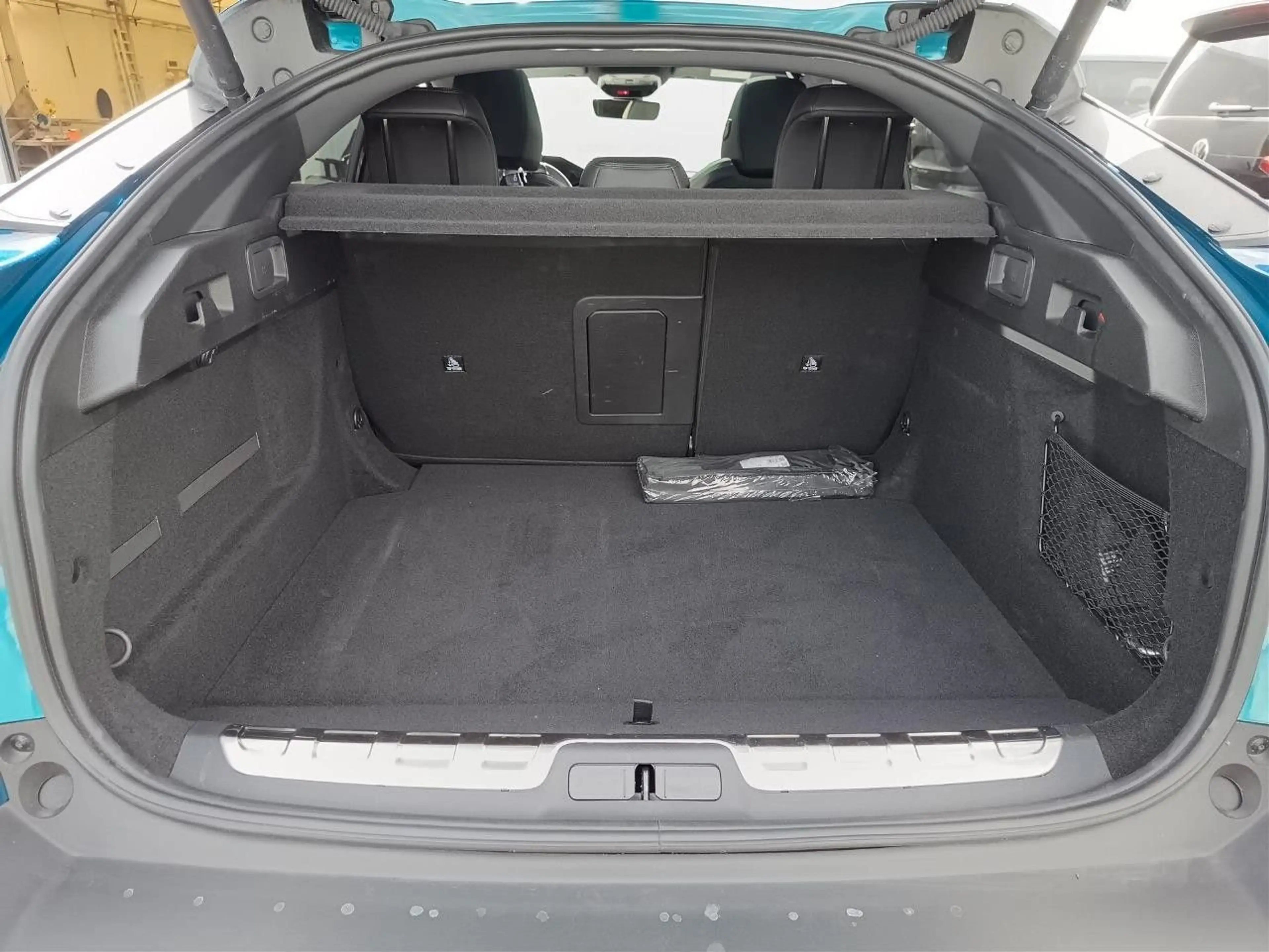 Peugeot 408 Hybrid GT 145 PS 6G-DSG *SURROUNDING-PACKET* — photo 7