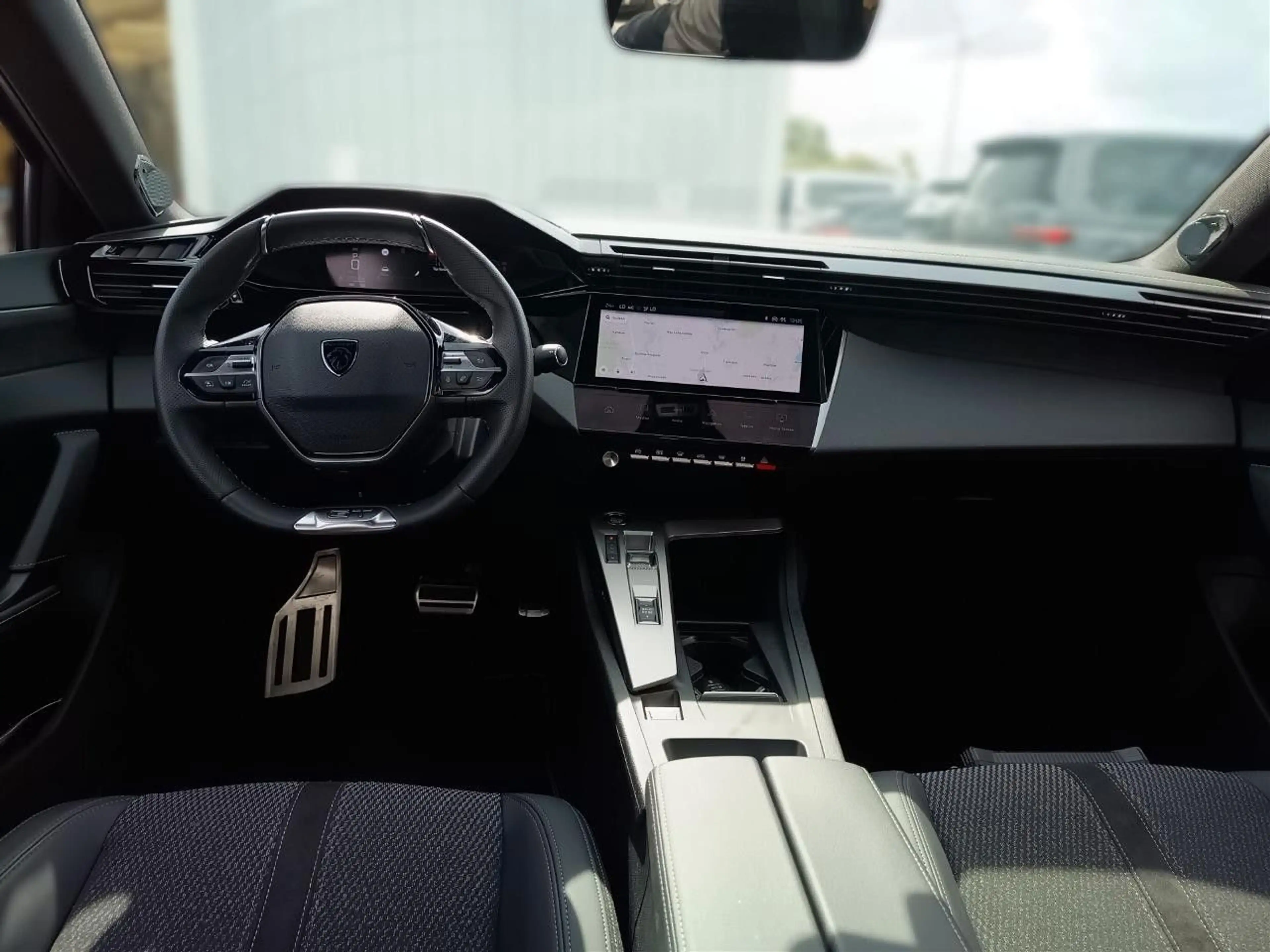 Peugeot 408 Hybrid GT 145 PS 6G-DSG *SURROUNDING-PACKET* — photo 9