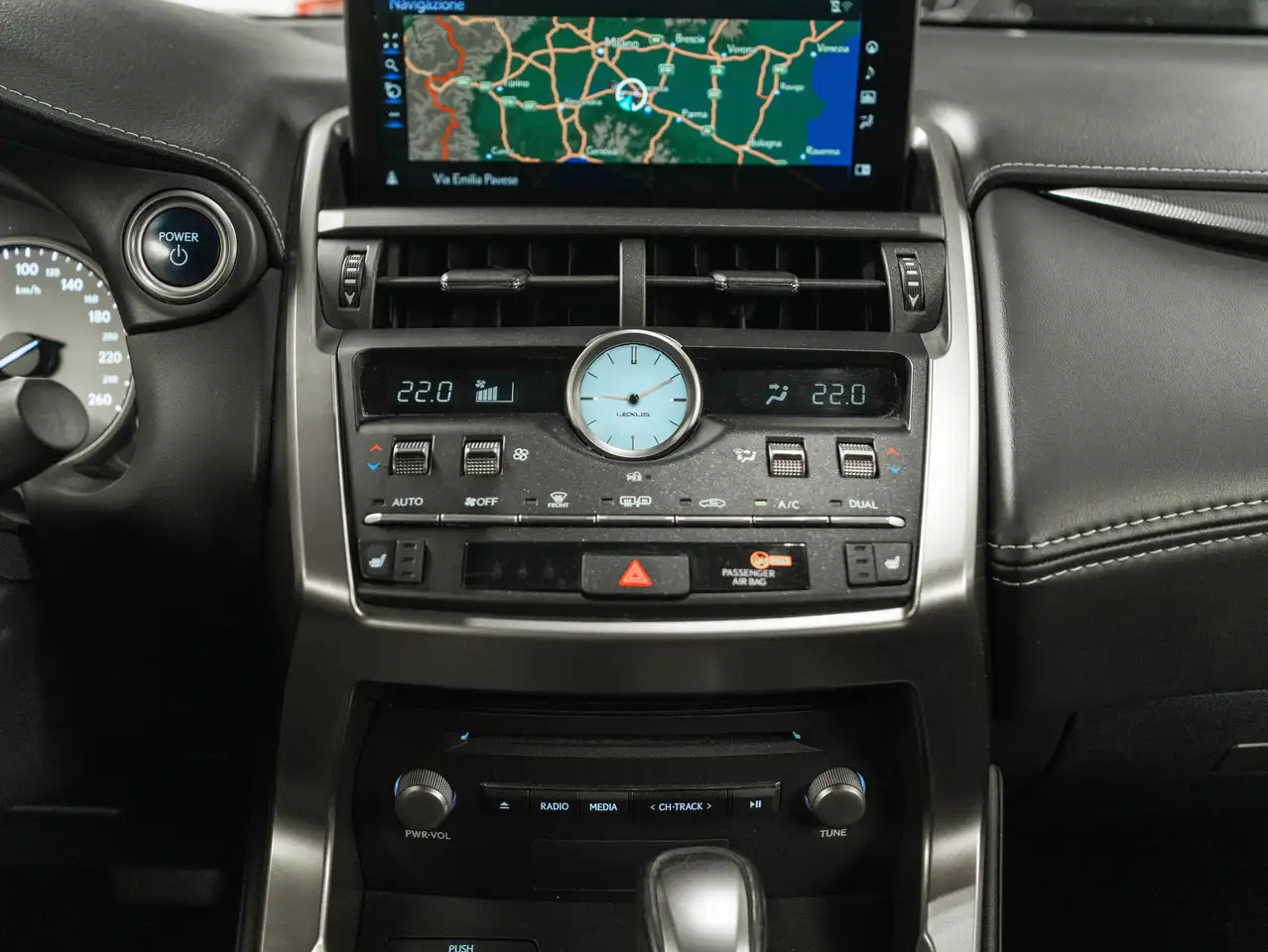 Lexus NX 300h 2.5 Luxury 4x4 155ch - 1 ère main - Carplay - Led - Hayon éléctrique - Euro 6