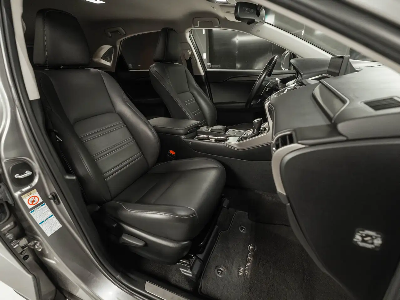 Lexus NX 300h 2.5 Luxury 4x4 155ch - 1 ère main - Carplay - Led - Hayon éléctrique - Euro 6