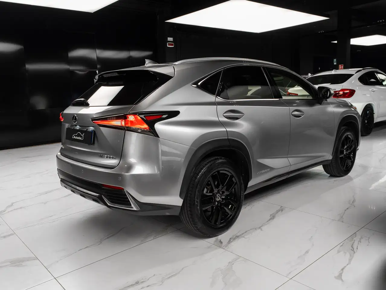 Lexus NX 300h 2.5 Luxury 4x4 155ch - 1 ère main - Carplay - Led - Hayon éléctrique - Euro 6