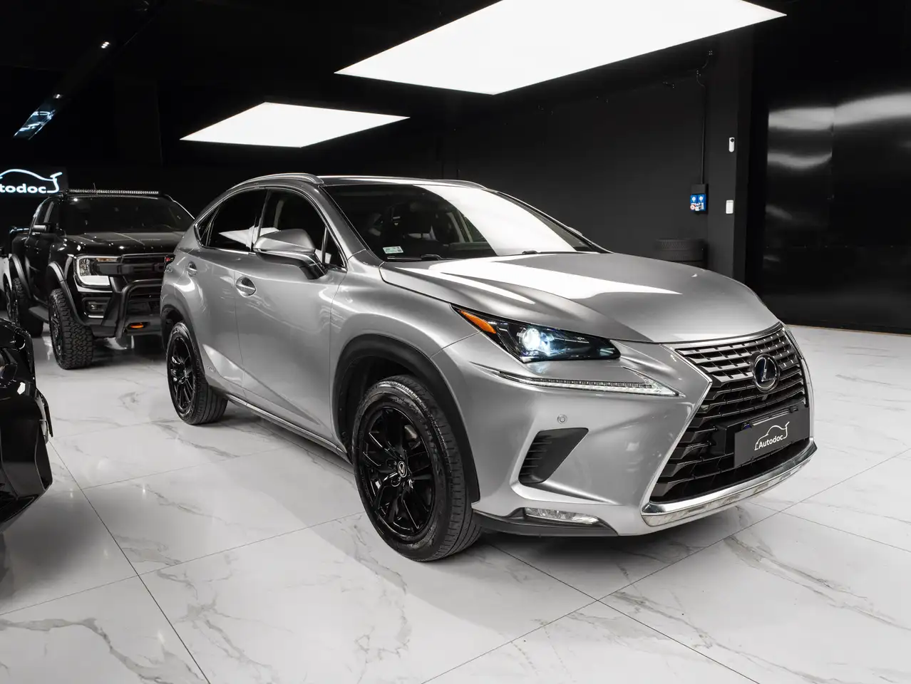 Lexus NX 300h 2.5 Luxury 4x4 155ch - 1 ère main - Carplay - Led - Hayon éléctrique - Euro 6